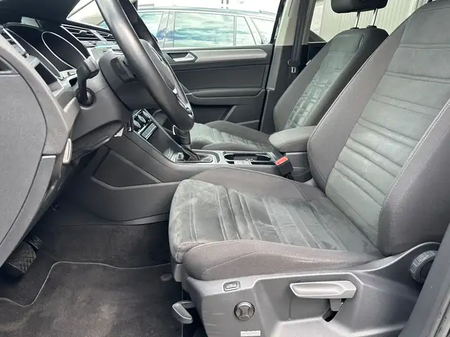 Volkswagen Touran view 12