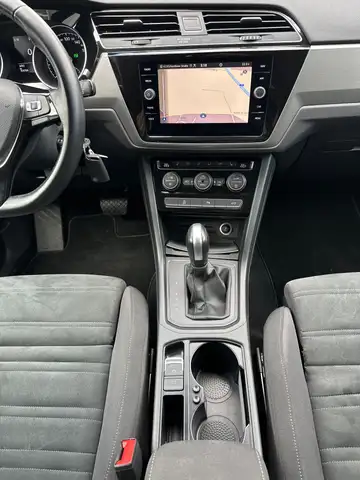 Volkswagen Touran view 15