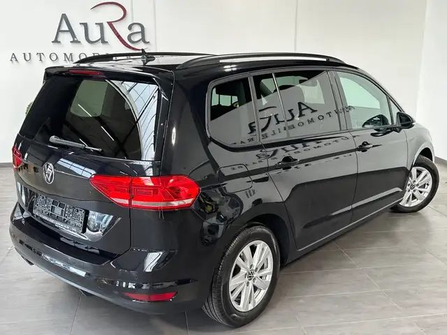 Volkswagen Touran view 5