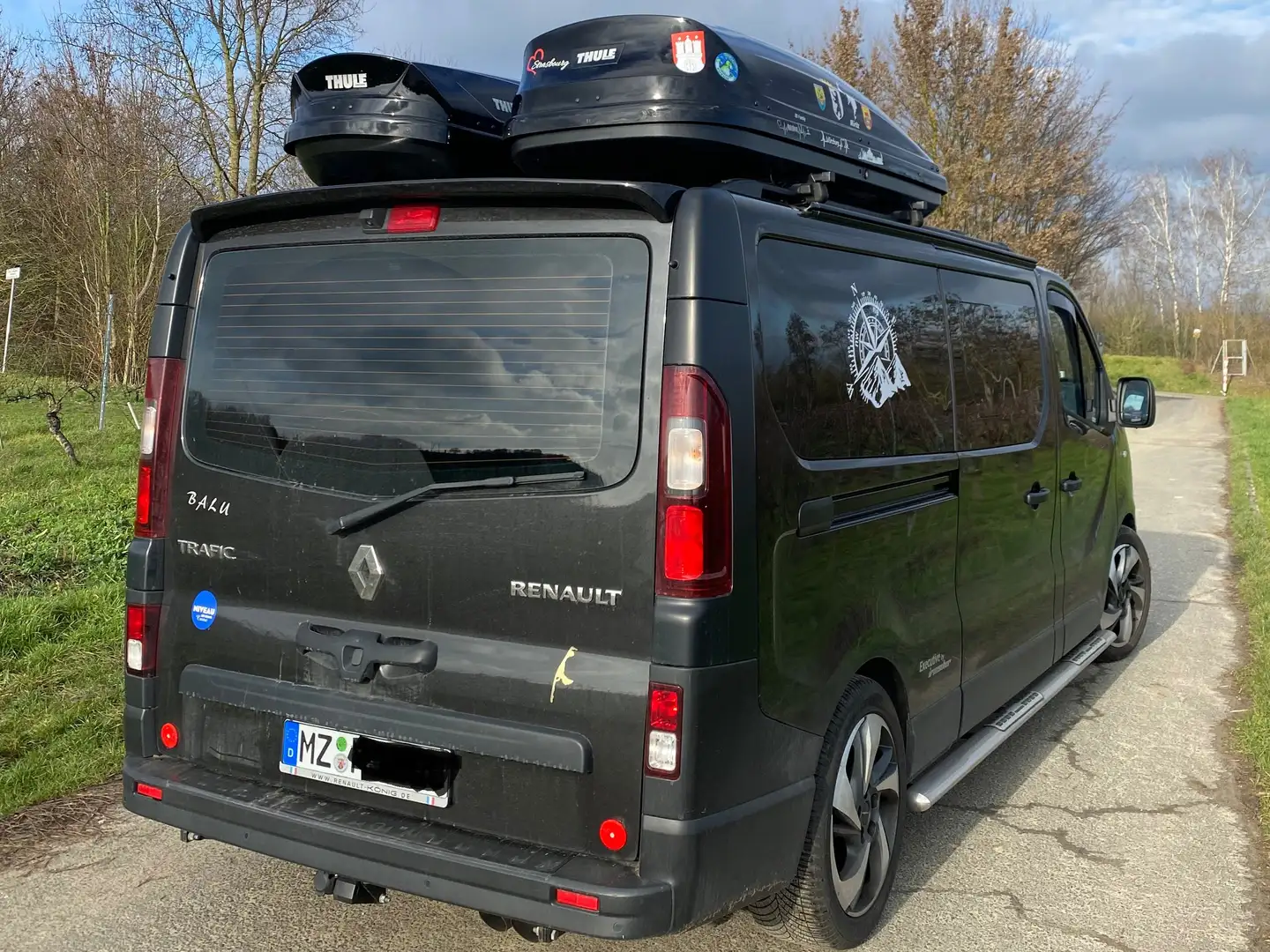 Renault Trafic 2.0 dCi ehemals Konferenzwagen, jetzt Camper Nero - 2