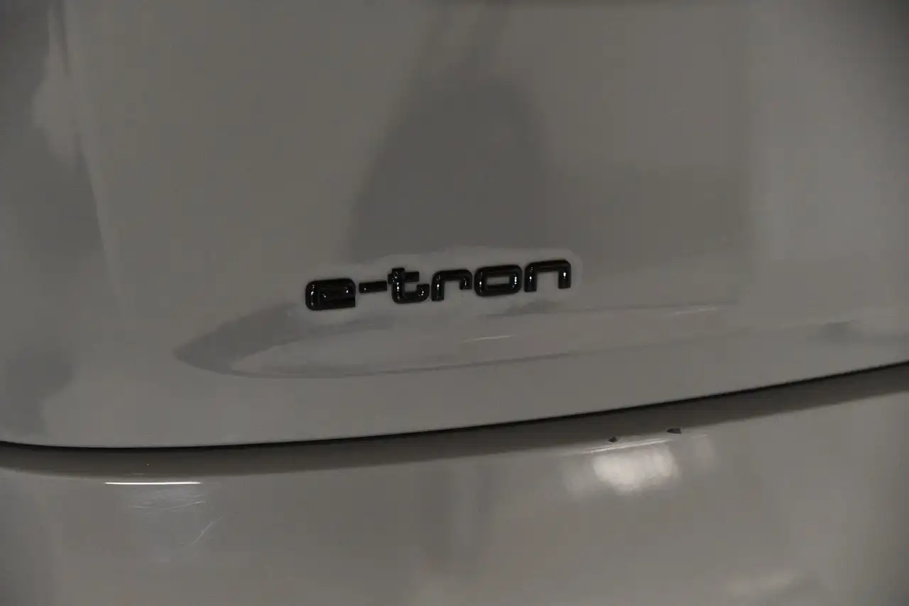 Audi e-tron снимка Audi e-tron