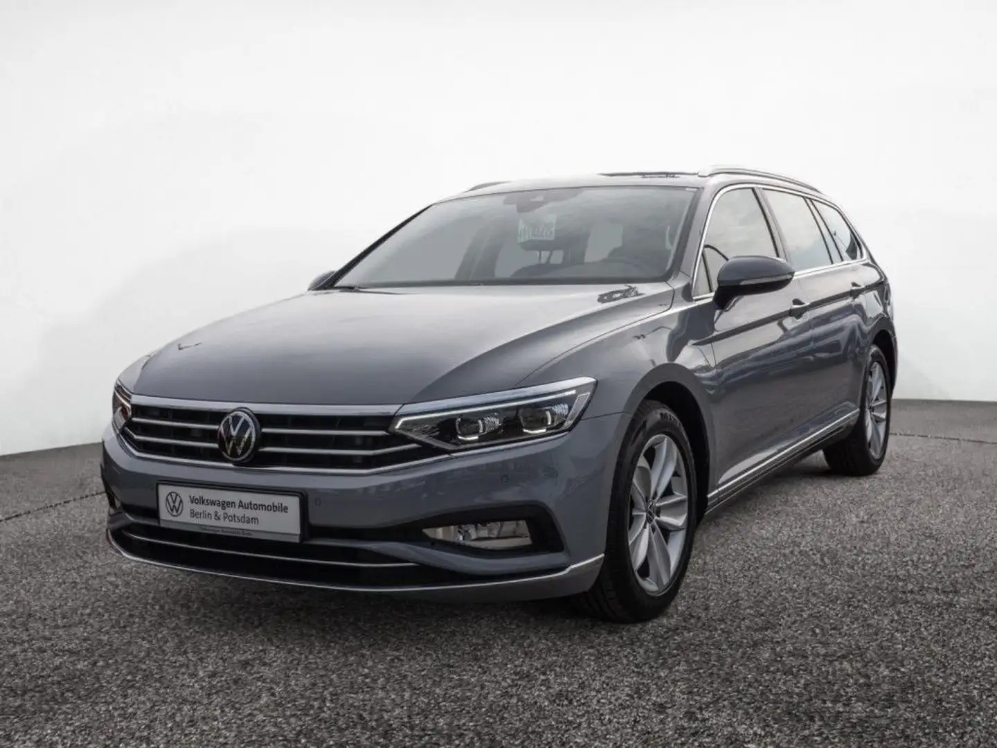 Volkswagen Passat Variant 2.0 TSI DSG Eleg. Navi R-Kamera Grijs - 2