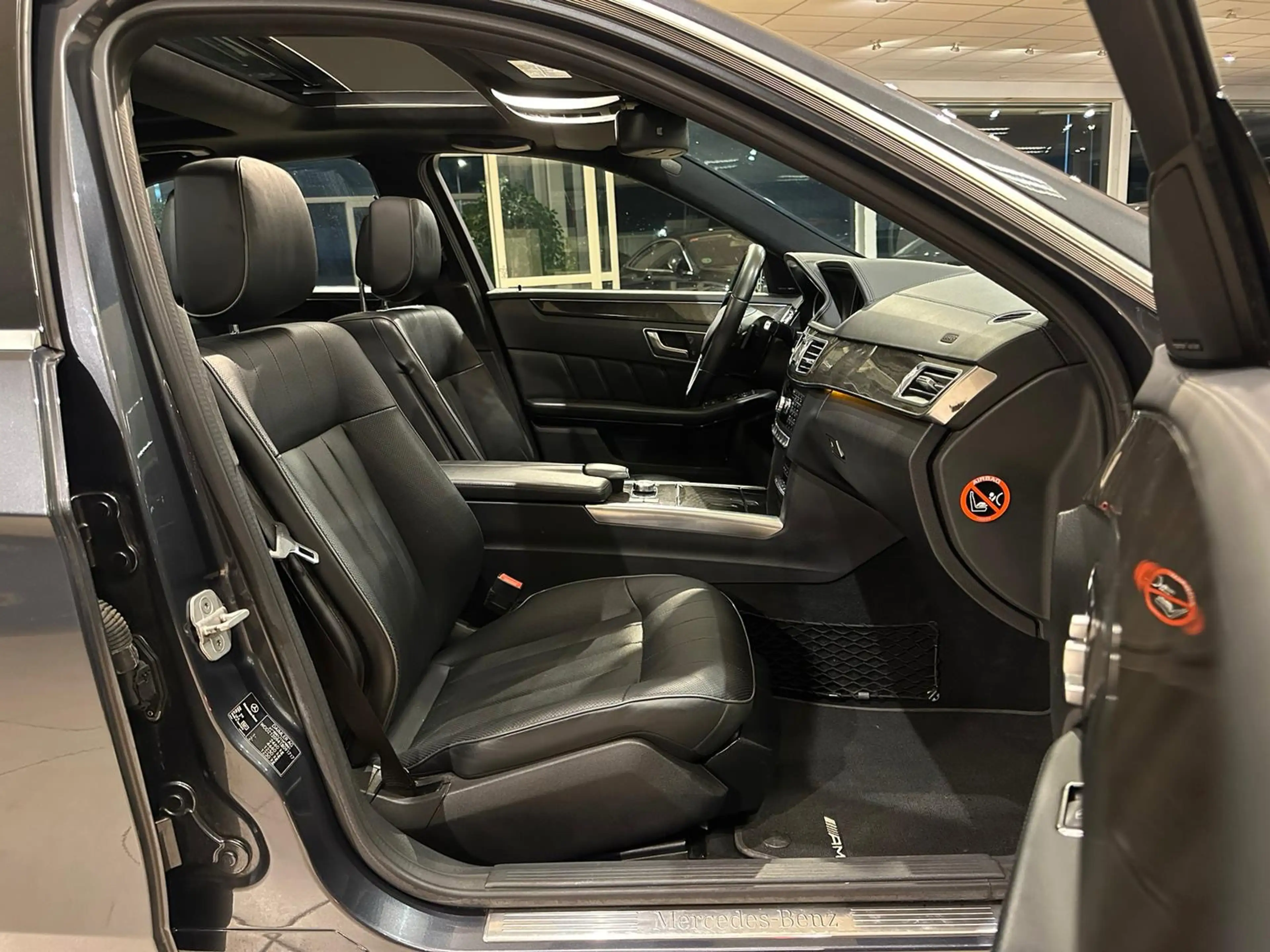 Mercedes-Benz E 350 E350 BlueTEC 4MATIC/AMG/Airmatic/Memory/Pano — photo 11