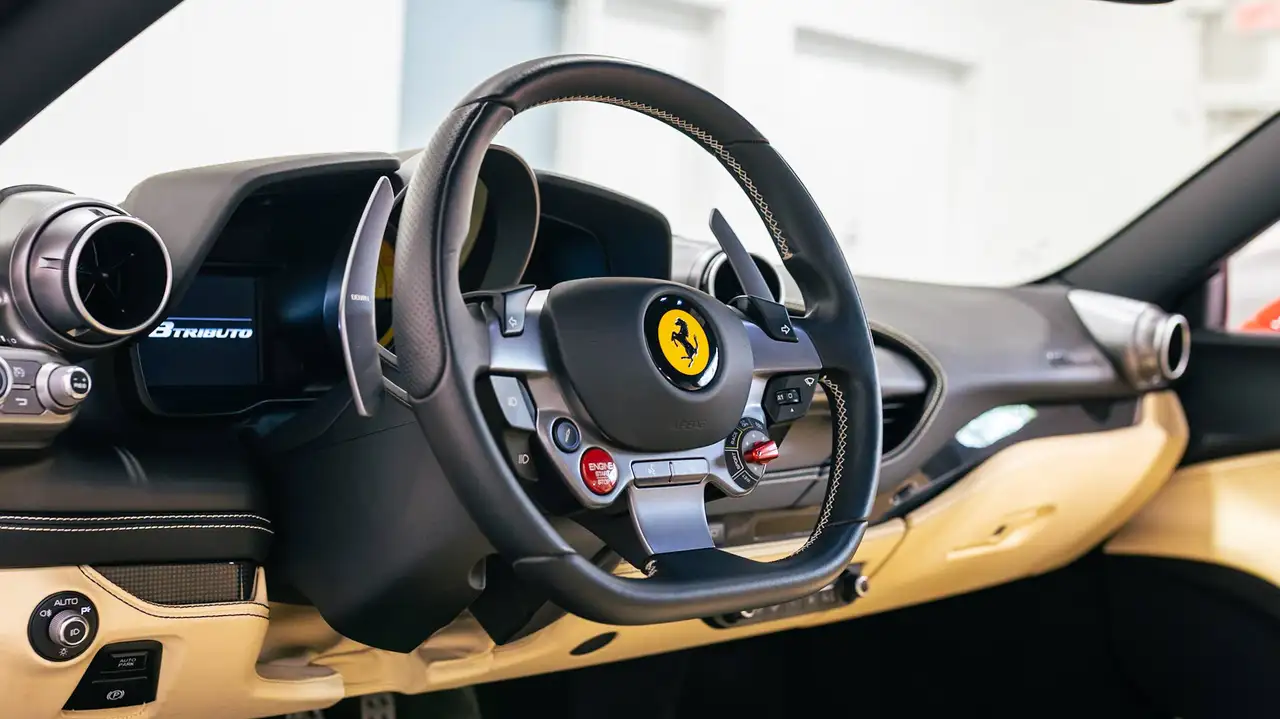 Ferrari F8 Tributo снимка Ferrari F8 Tributo