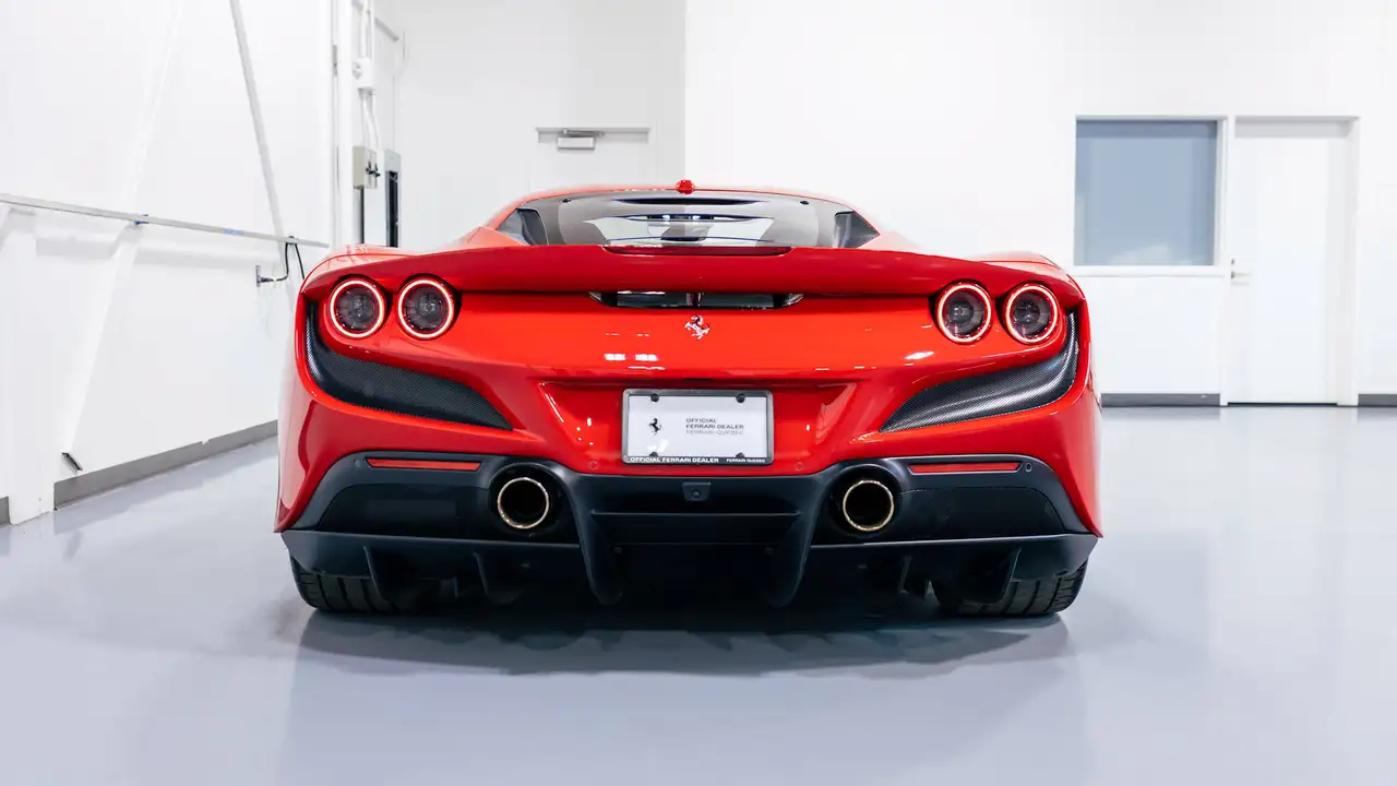 Ferrari F8 Tributo снимка Ferrari F8 Tributo