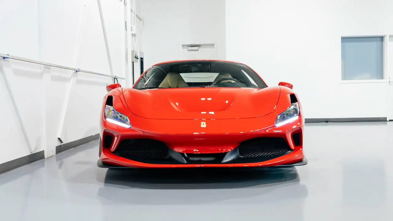 Ferrari F8 Tributo снимка Ferrari F8 Tributo