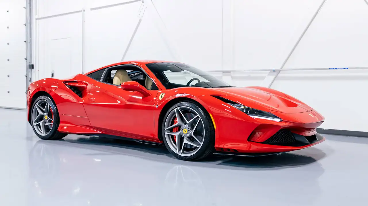 Ferrari F8 Tributo снимка Ferrari F8 Tributo