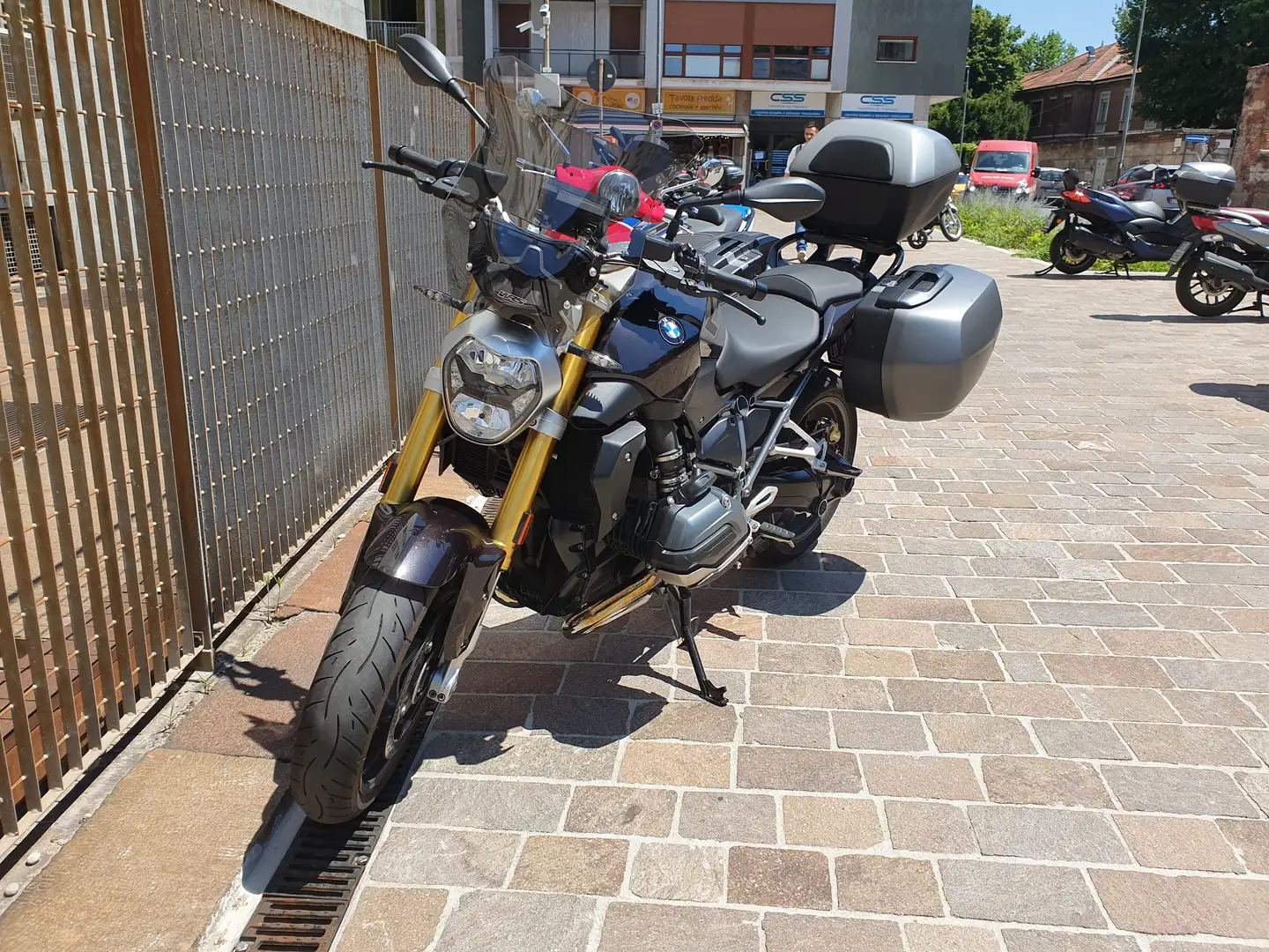 BMW R 1200 R LC Чорний - 2