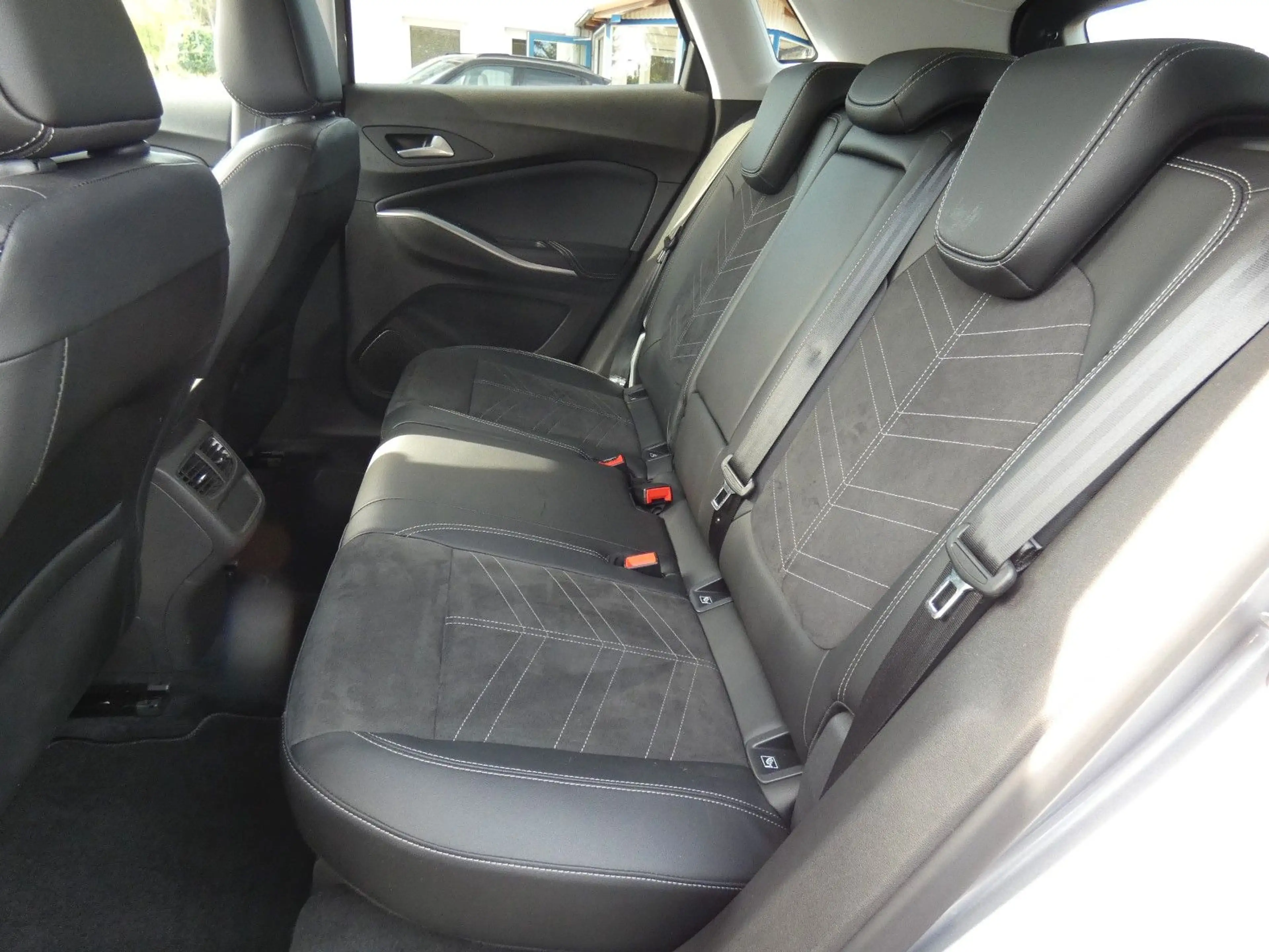 Opel Grandland X Grandland Eleg. 1.2 LHZ SHZ Navi Kamera AHK Alca — photo 13