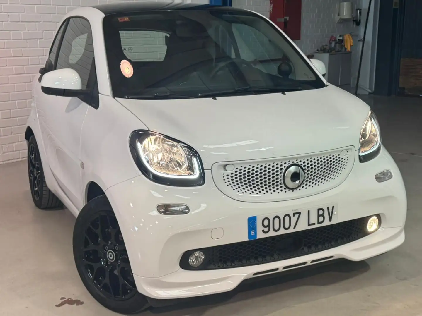 smart forTwo Cabrio 66 Aut. Weiß - 2