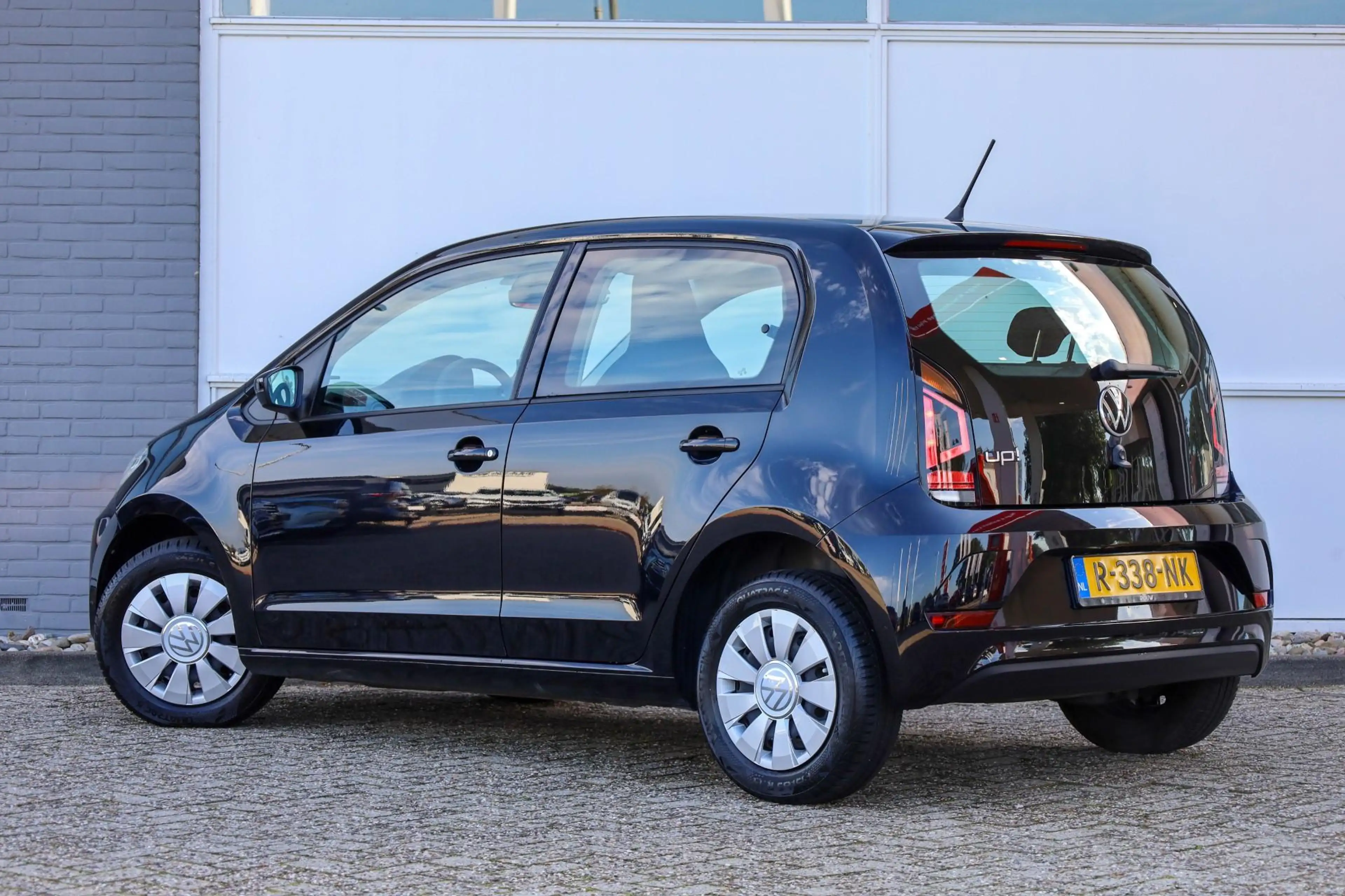 Volkswagen up! 1.0 65pk | All-Season Banden | Lane Assist | DAB — photo 10