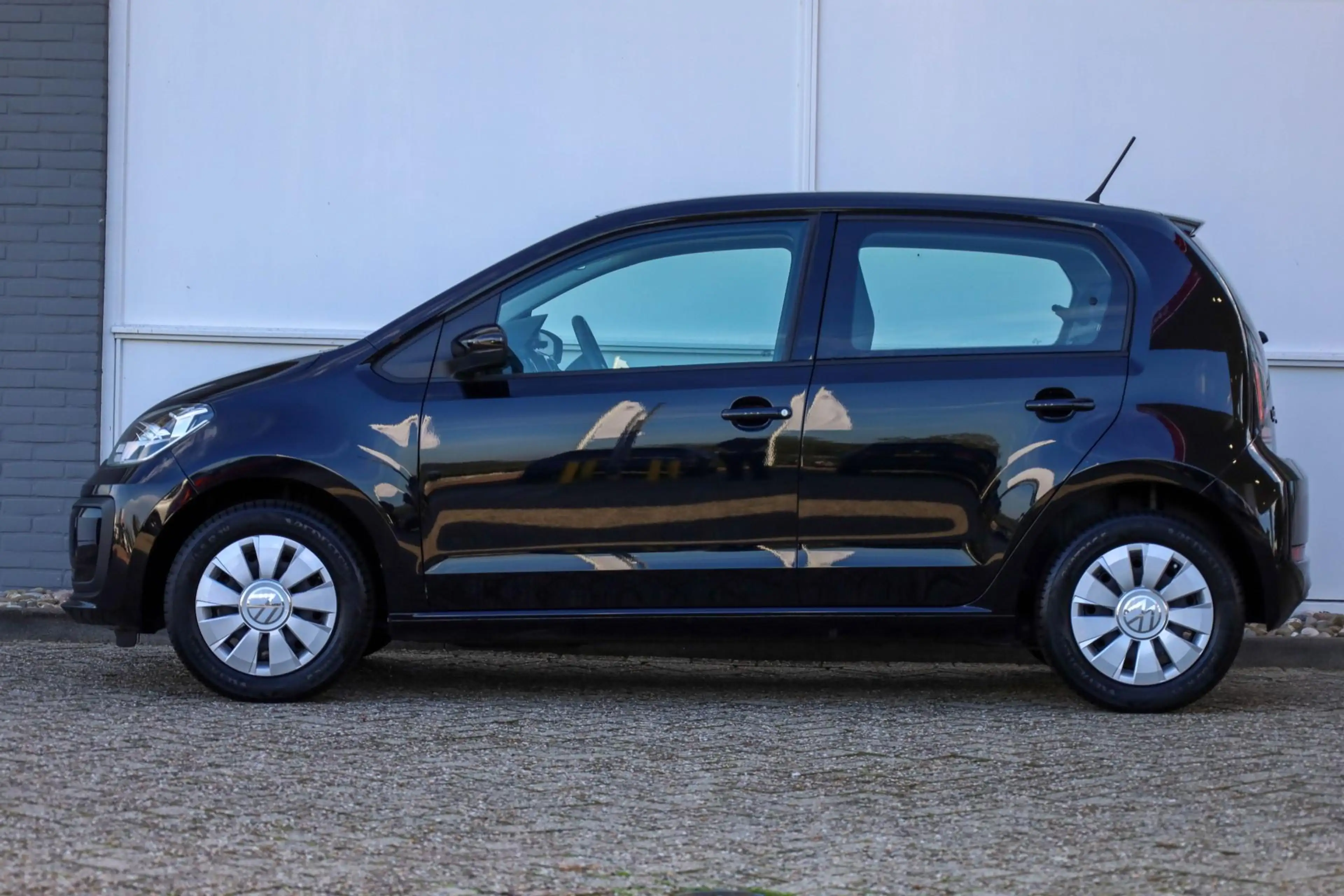 Volkswagen up! 1.0 65pk | All-Season Banden | Lane Assist | DAB — photo 11