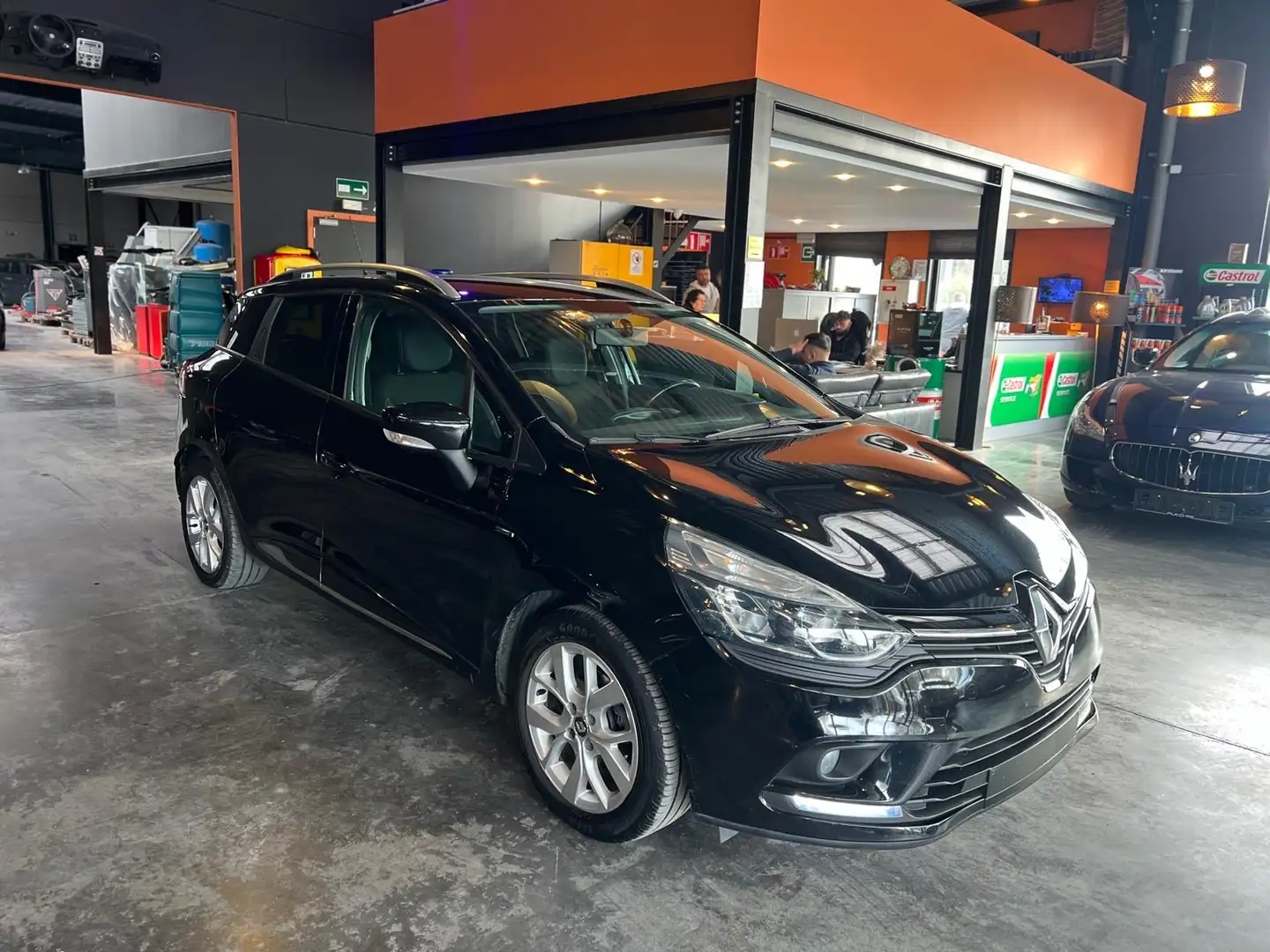 Renault Clio BREAK 0.9 TCe(EU6c) A/C- MEDIA/TEL - USB/AUX - S&S Noir - 1