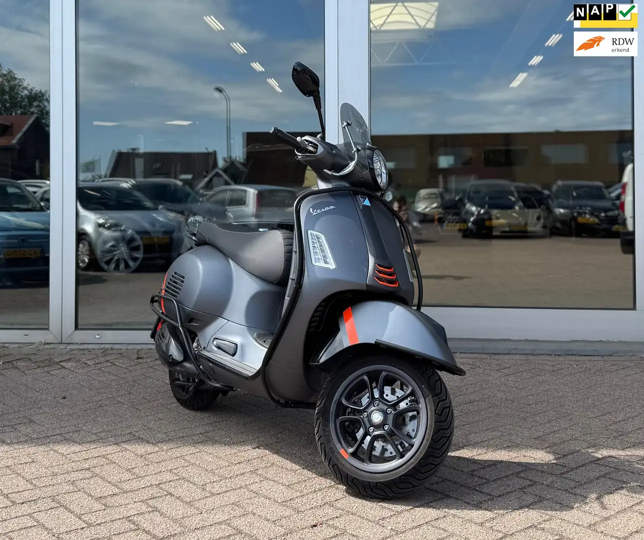Vespa GTS Super Sport 300 Scooter SuperSport HPE 1e Eiegnaar veel opties - 1