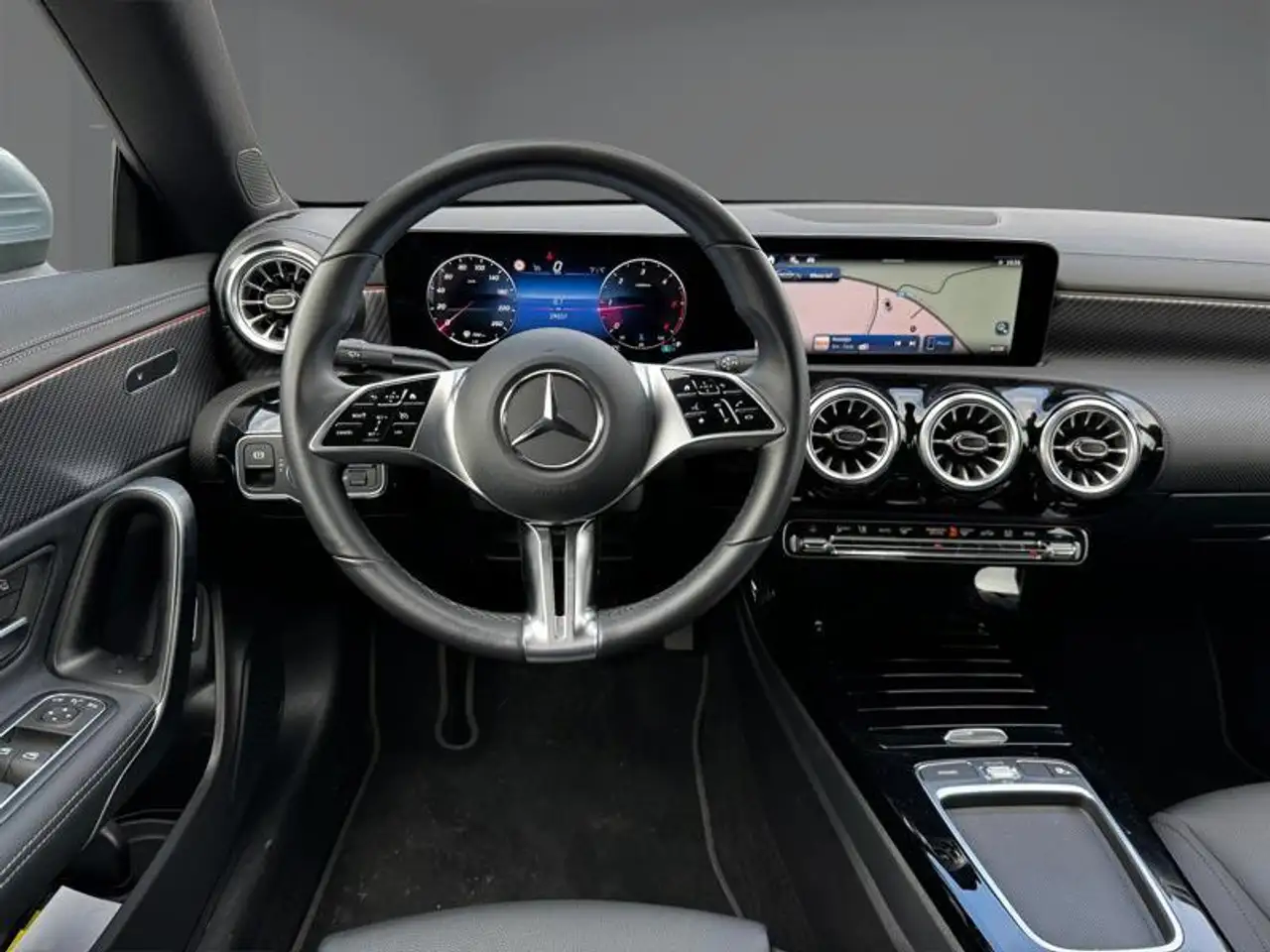 Mercedes-Benz CLA d Coupé Luxury Line, миниатюра 3