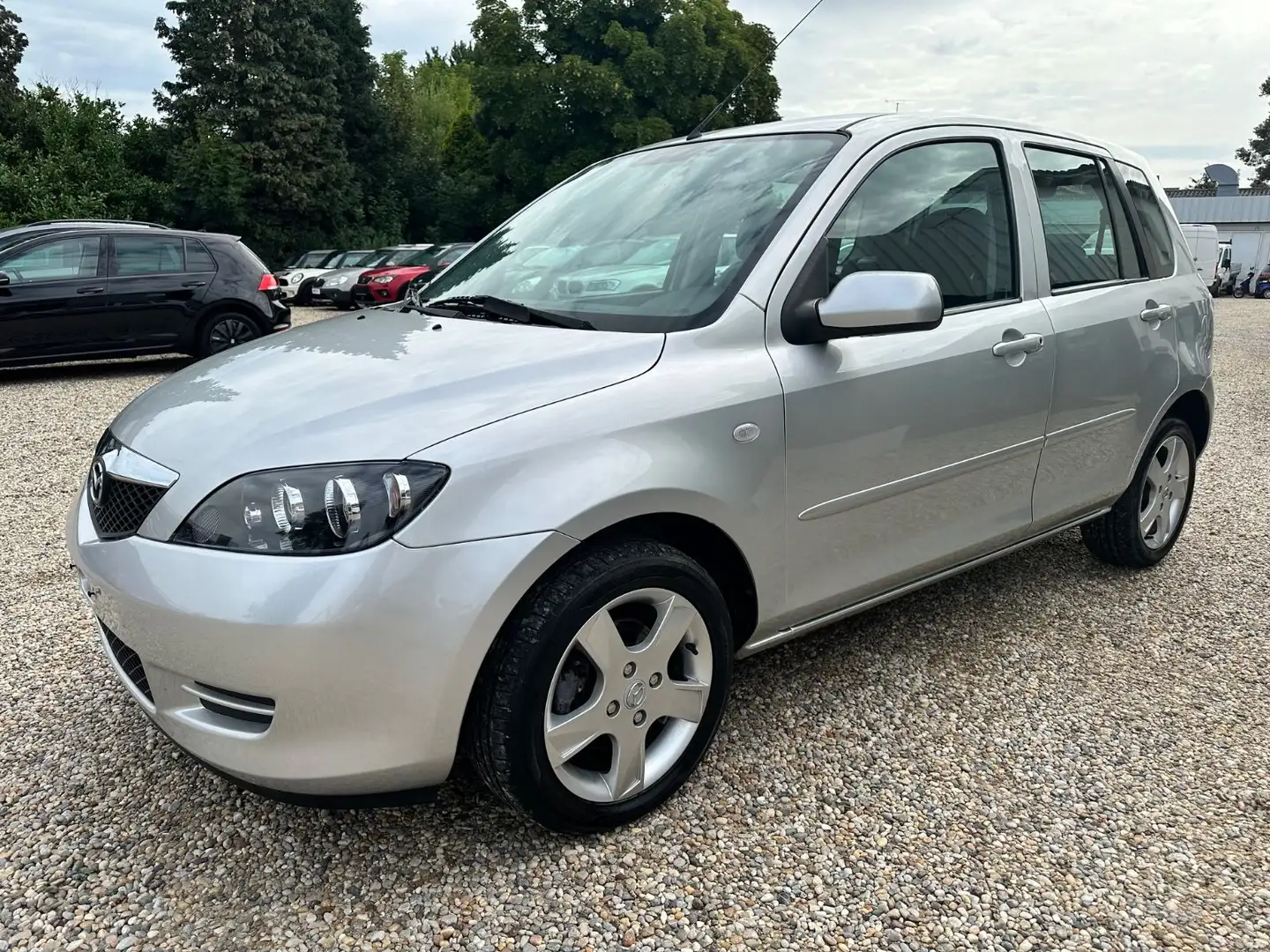 Mazda 2 Lim. 1.4 Active 75TKM*KLIMAANLAGE*EURO4* Argintiu - 2