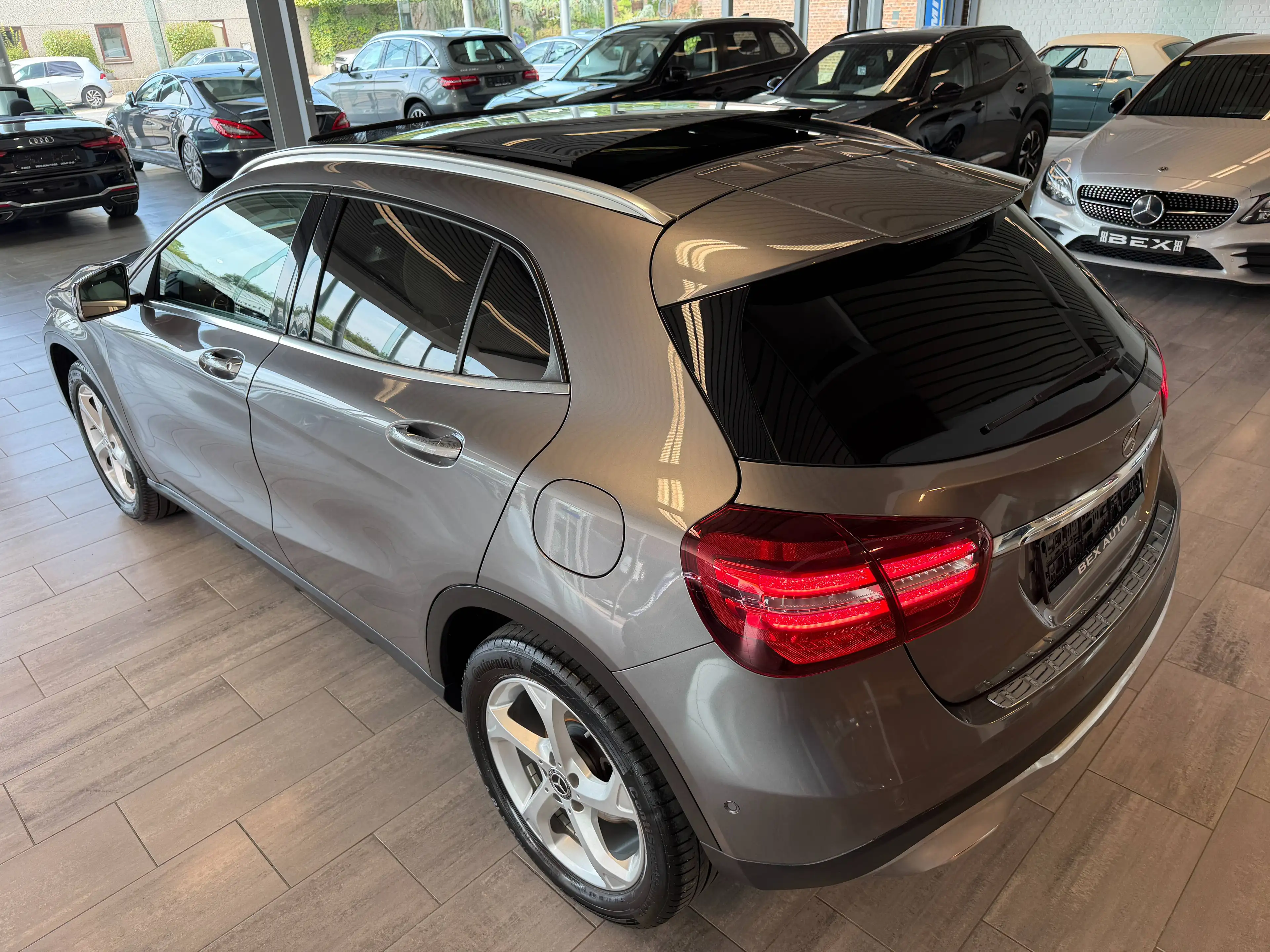 Mercedes-Benz GLA 180 *1ERPROP*PACKSPORT*GARANTIE12MOIS*TOITPANO*CUIR*GPS*CAM* — photo 11