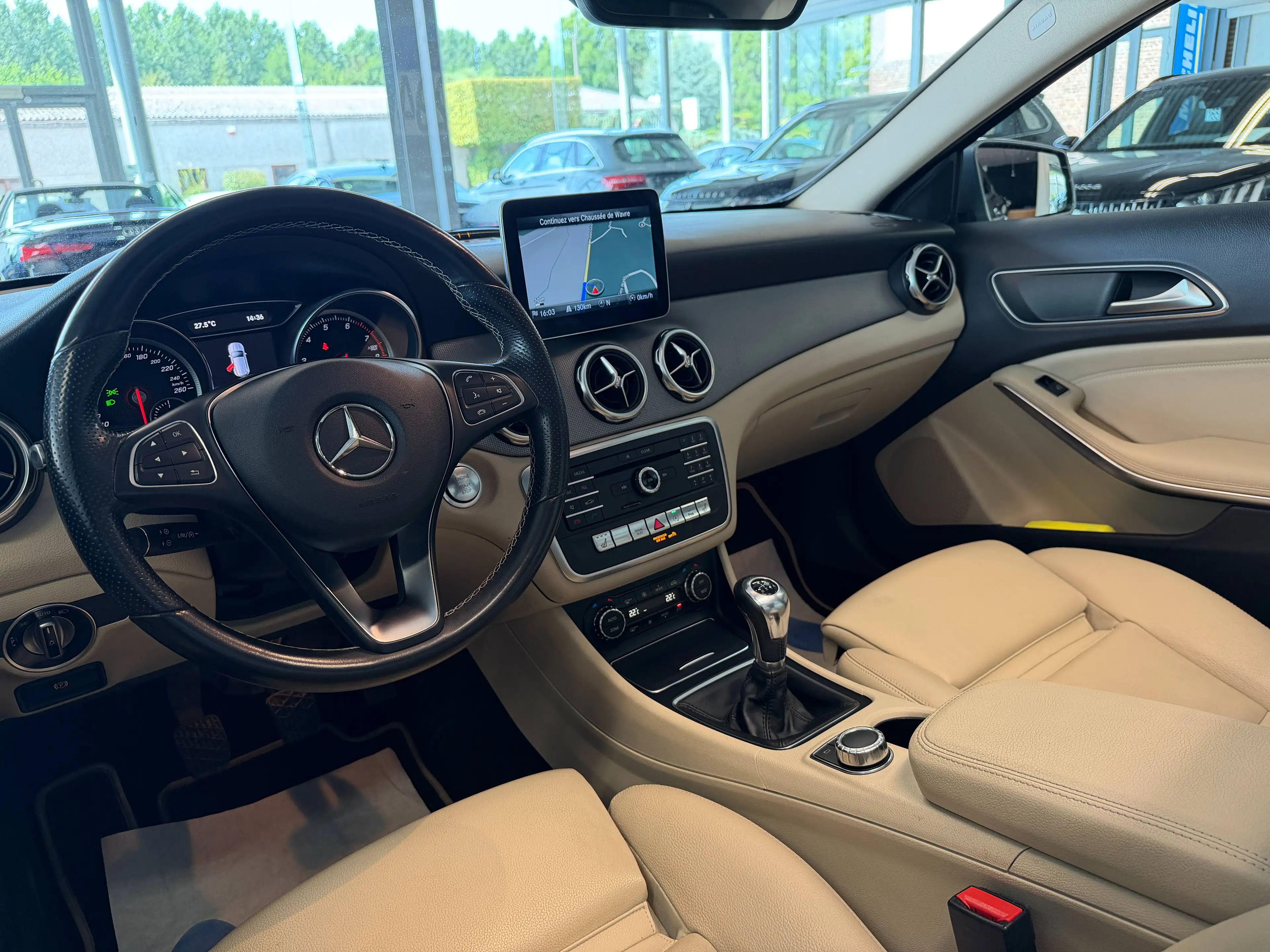 Mercedes-Benz GLA 180 *1ERPROP*PACKSPORT*GARANTIE12MOIS*TOITPANO*CUIR*GPS*CAM* — photo 15