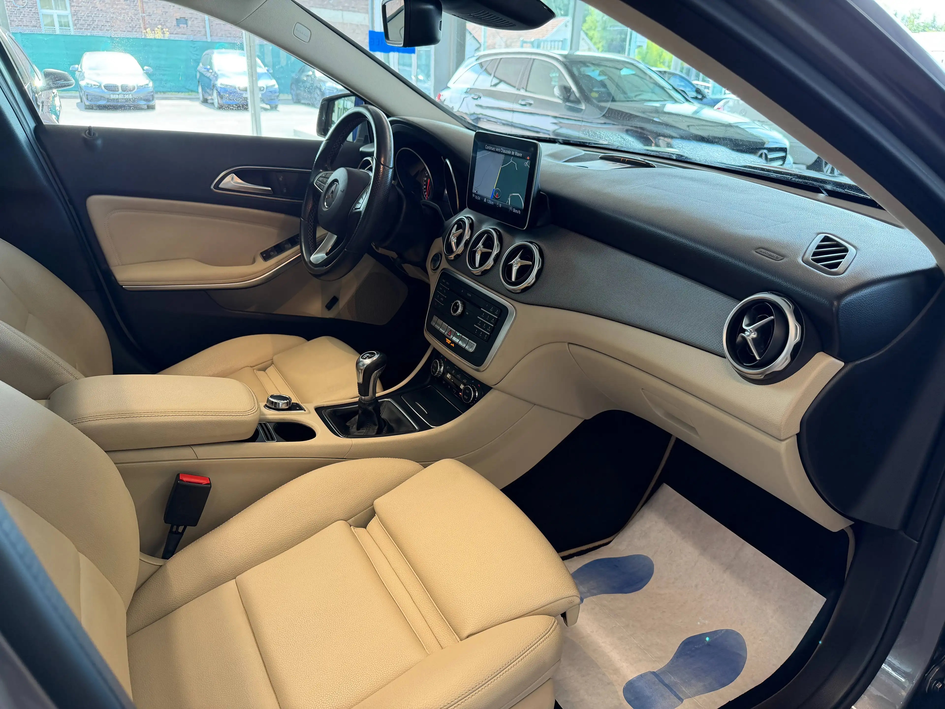 Mercedes-Benz GLA 180 *1ERPROP*PACKSPORT*GARANTIE12MOIS*TOITPANO*CUIR*GPS*CAM* — photo 13