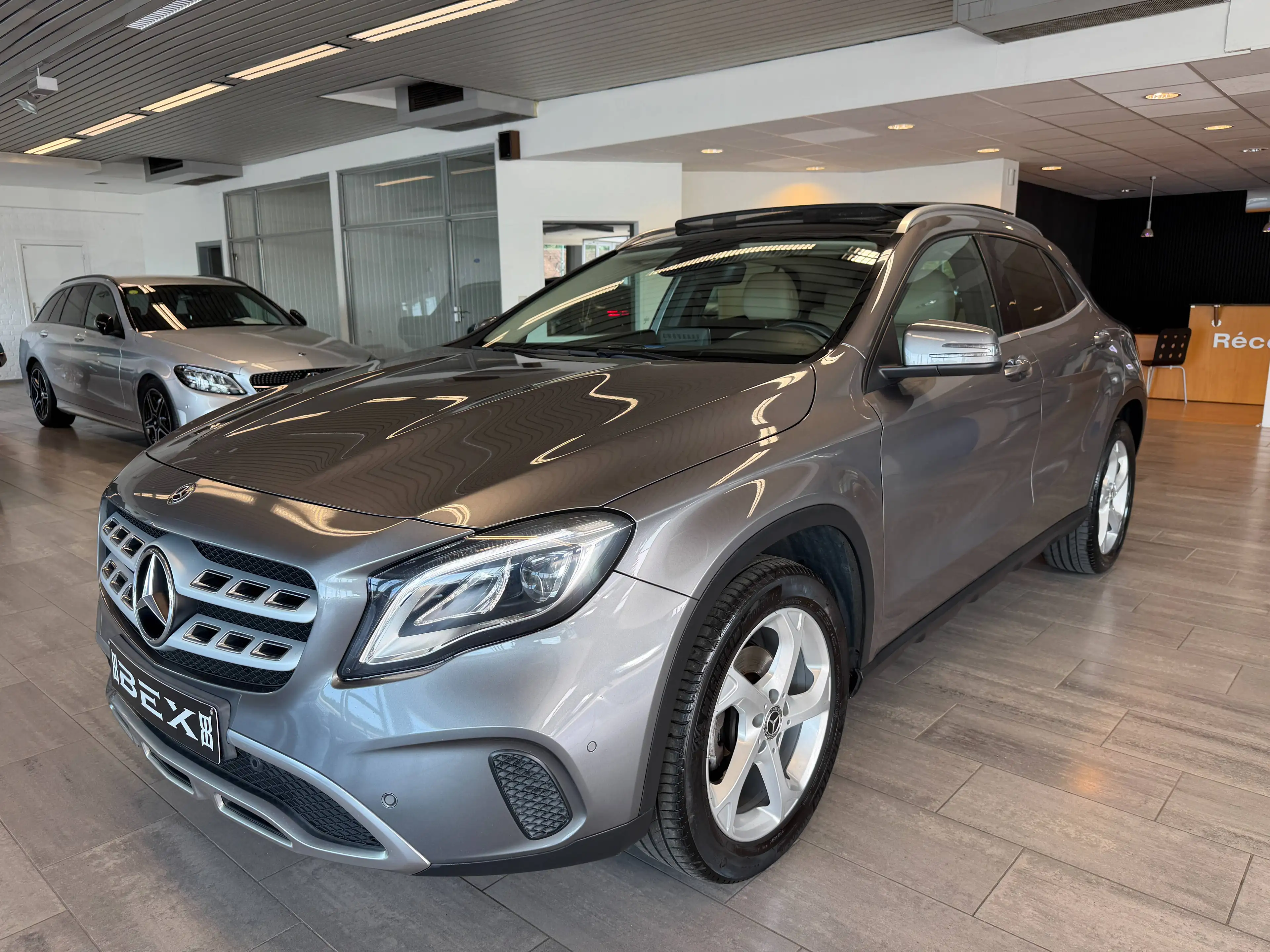 Mercedes-Benz GLA 180 *1ERPROP*PACKSPORT*GARANTIE12MOIS*TOITPANO*CUIR*GPS*CAM*