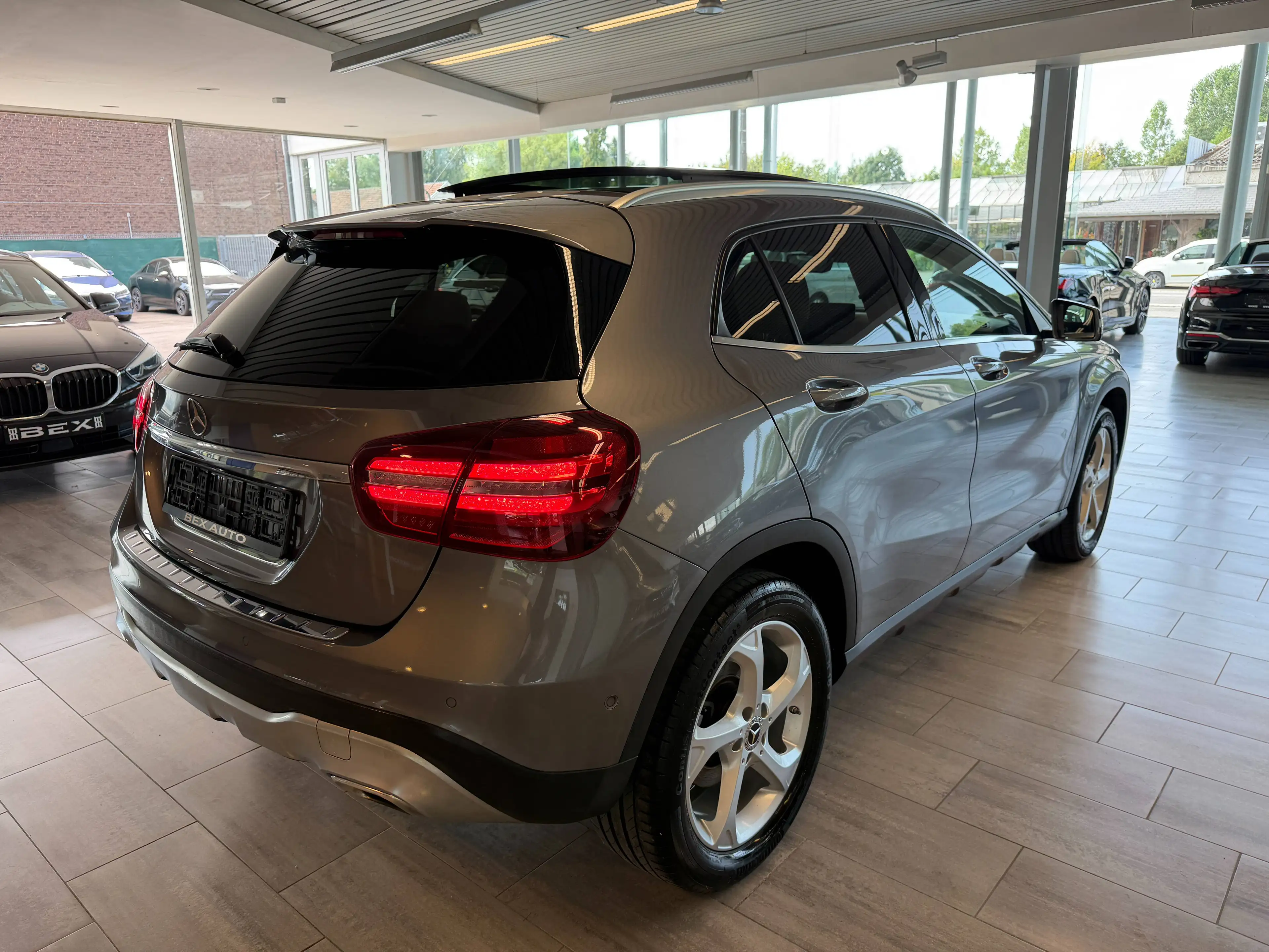Mercedes-Benz GLA 180 *1ERPROP*PACKSPORT*GARANTIE12MOIS*TOITPANO*CUIR*GPS*CAM* — photo 8