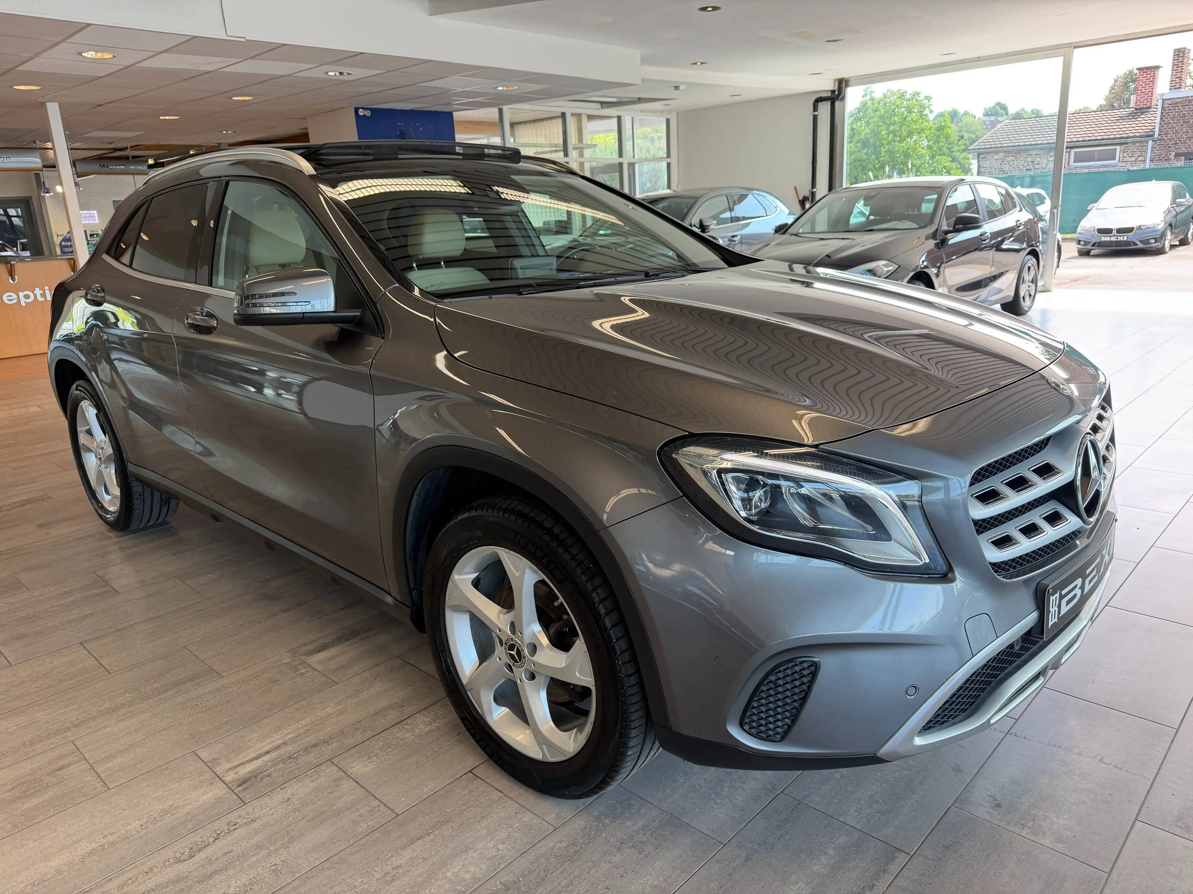 Mercedes-Benz GLA 180 *1ERPROP*PACKSPORT*GARANTIE12MOIS*TOITPANO*CUIR*GPS*CAM* — photo 3