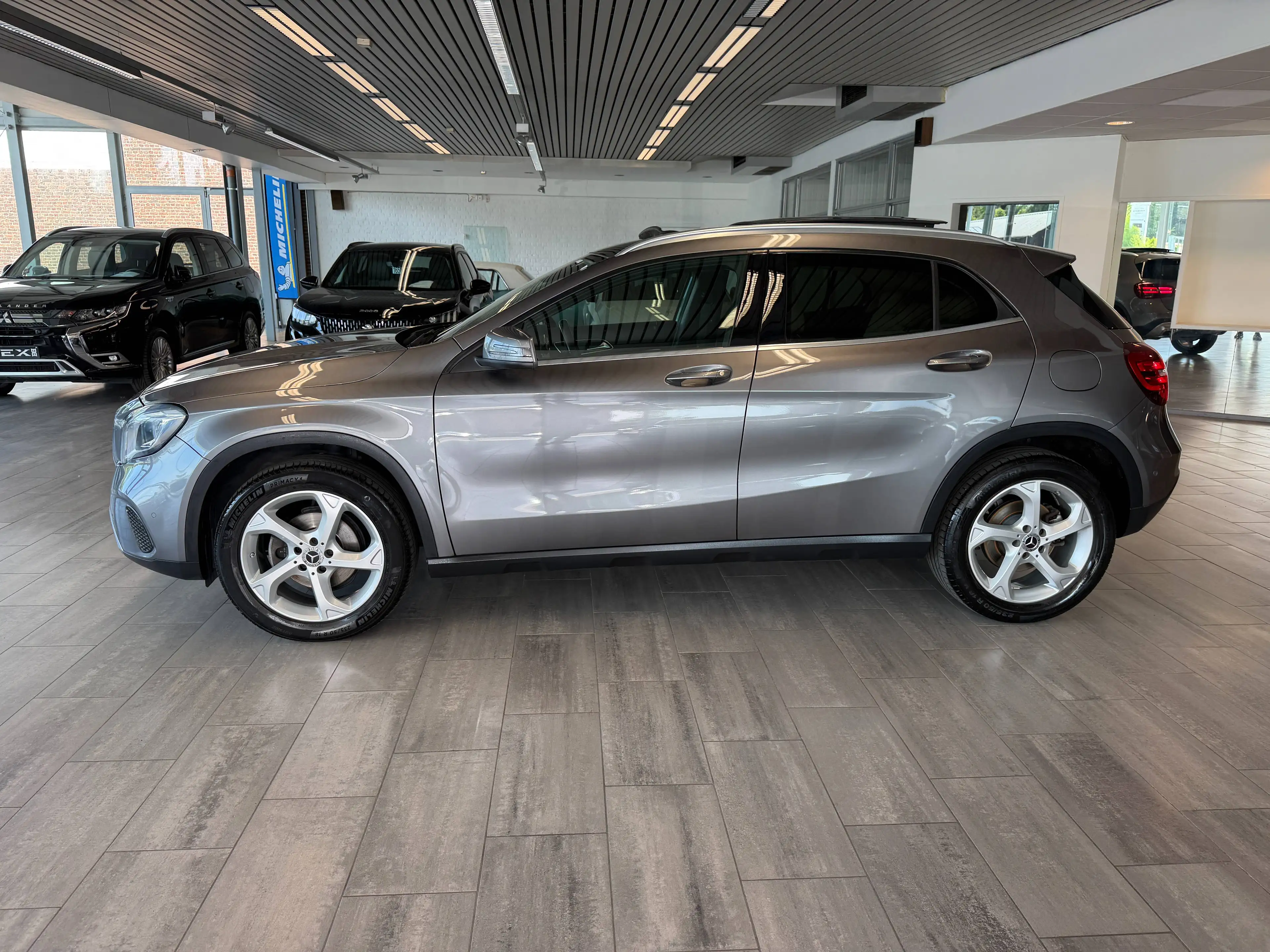 Mercedes-Benz GLA 180 *1ERPROP*PACKSPORT*GARANTIE12MOIS*TOITPANO*CUIR*GPS*CAM* — photo 7