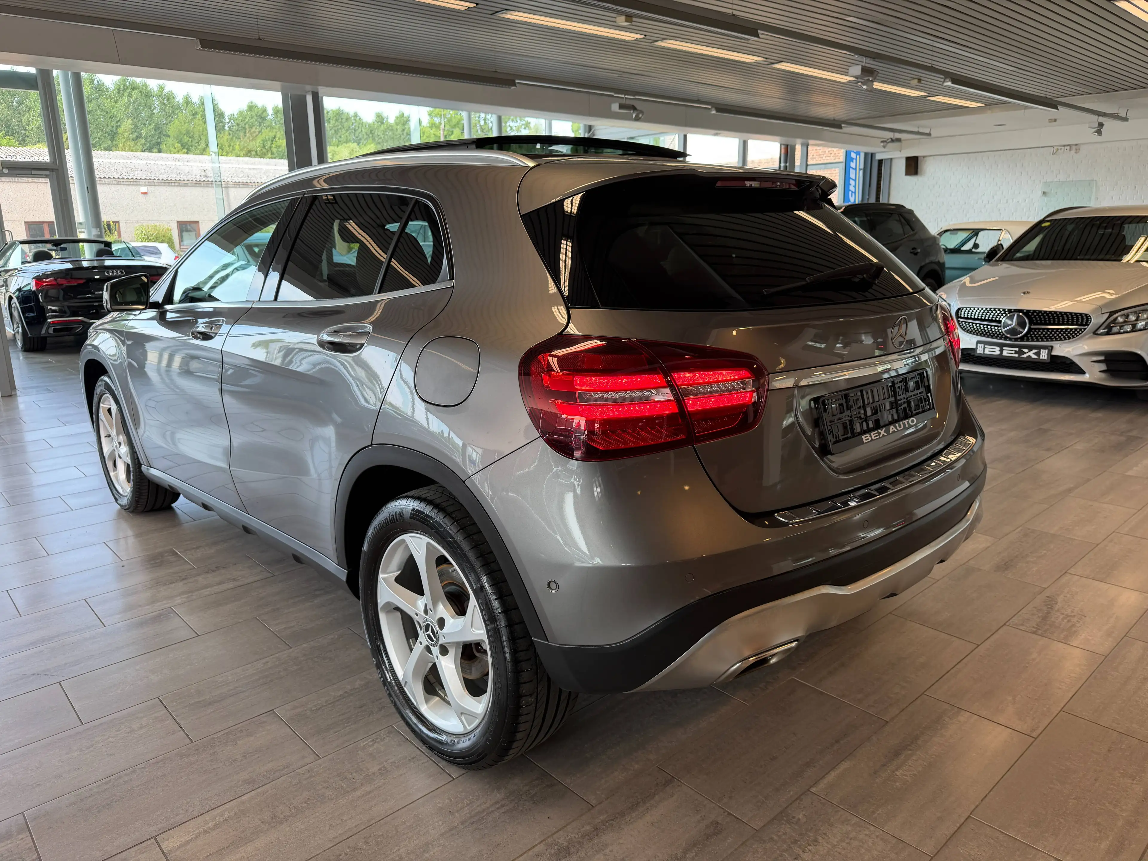 Mercedes-Benz GLA 180 *1ERPROP*PACKSPORT*GARANTIE12MOIS*TOITPANO*CUIR*GPS*CAM* — photo 10