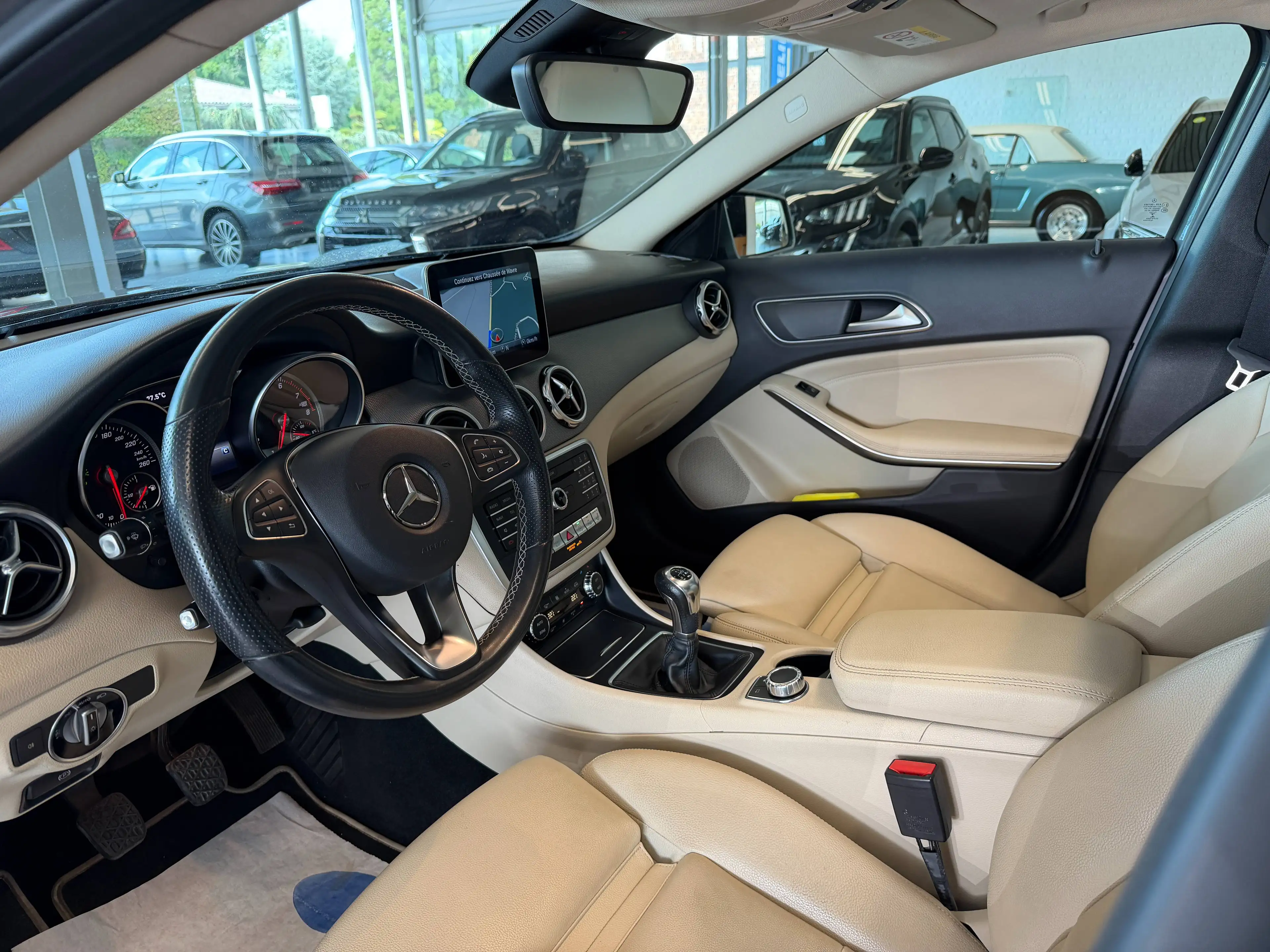 Mercedes-Benz GLA 180 *1ERPROP*PACKSPORT*GARANTIE12MOIS*TOITPANO*CUIR*GPS*CAM* — photo 12