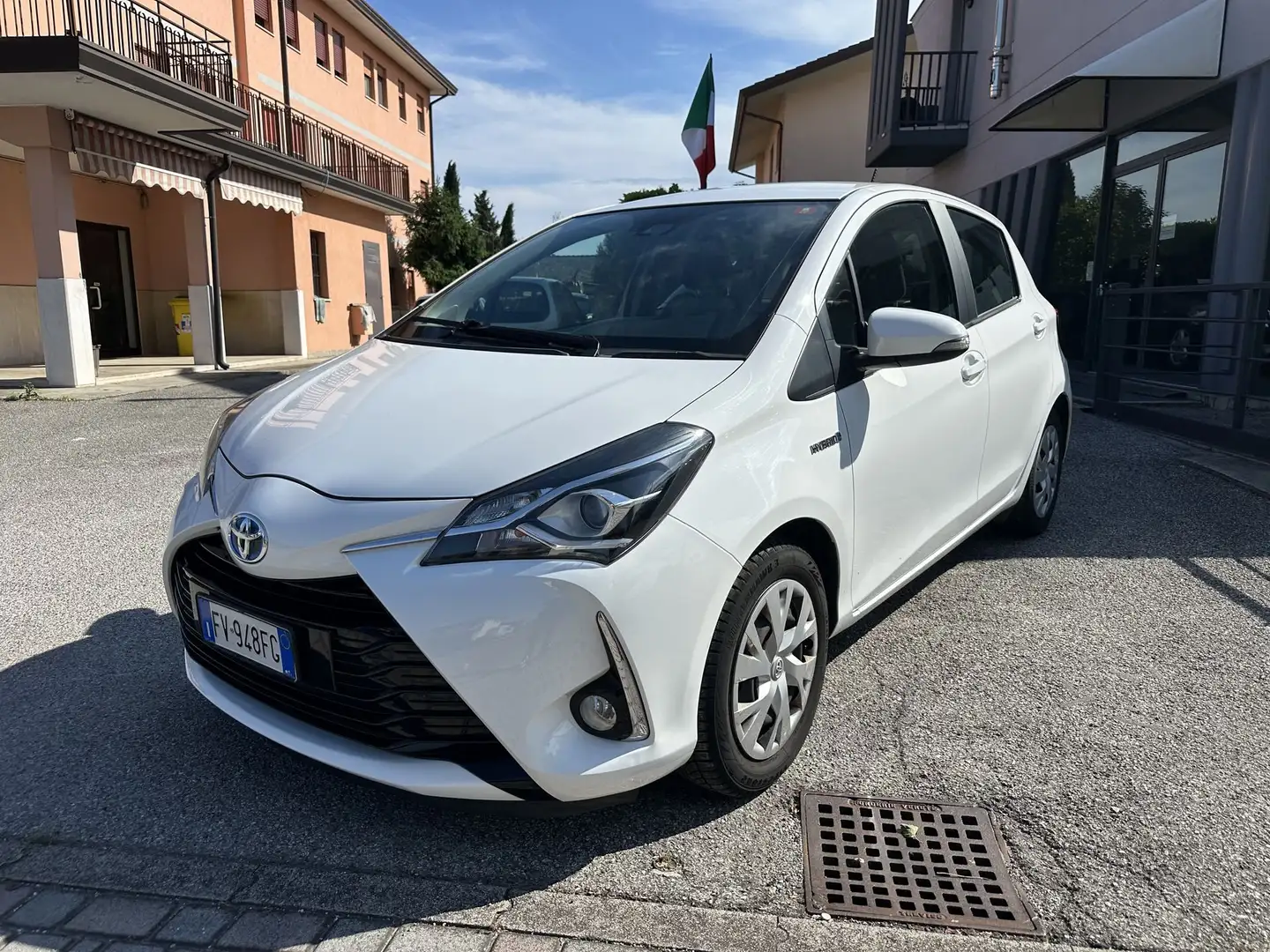 Toyota Yaris Yaris 1.5 Hybrid 5 porte Business Blanco - 2