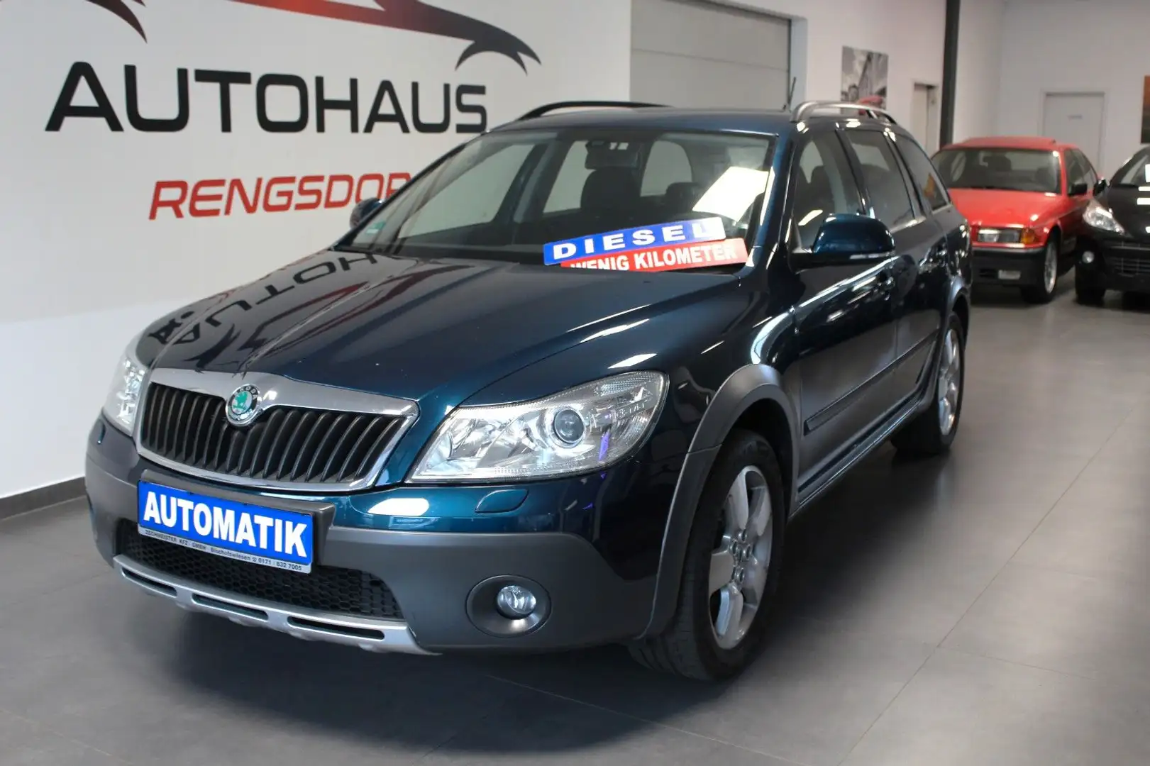 Skoda Octavia Combi Scout 4X4 Automatik Bleu - 1