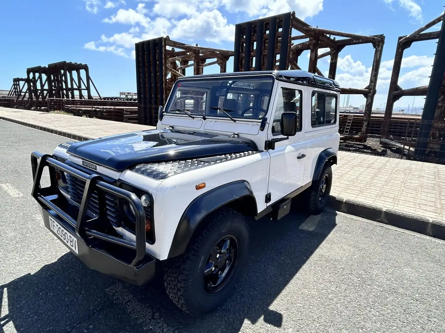 Land Rover Defender Defender 90TDI County SW Blanco - 2