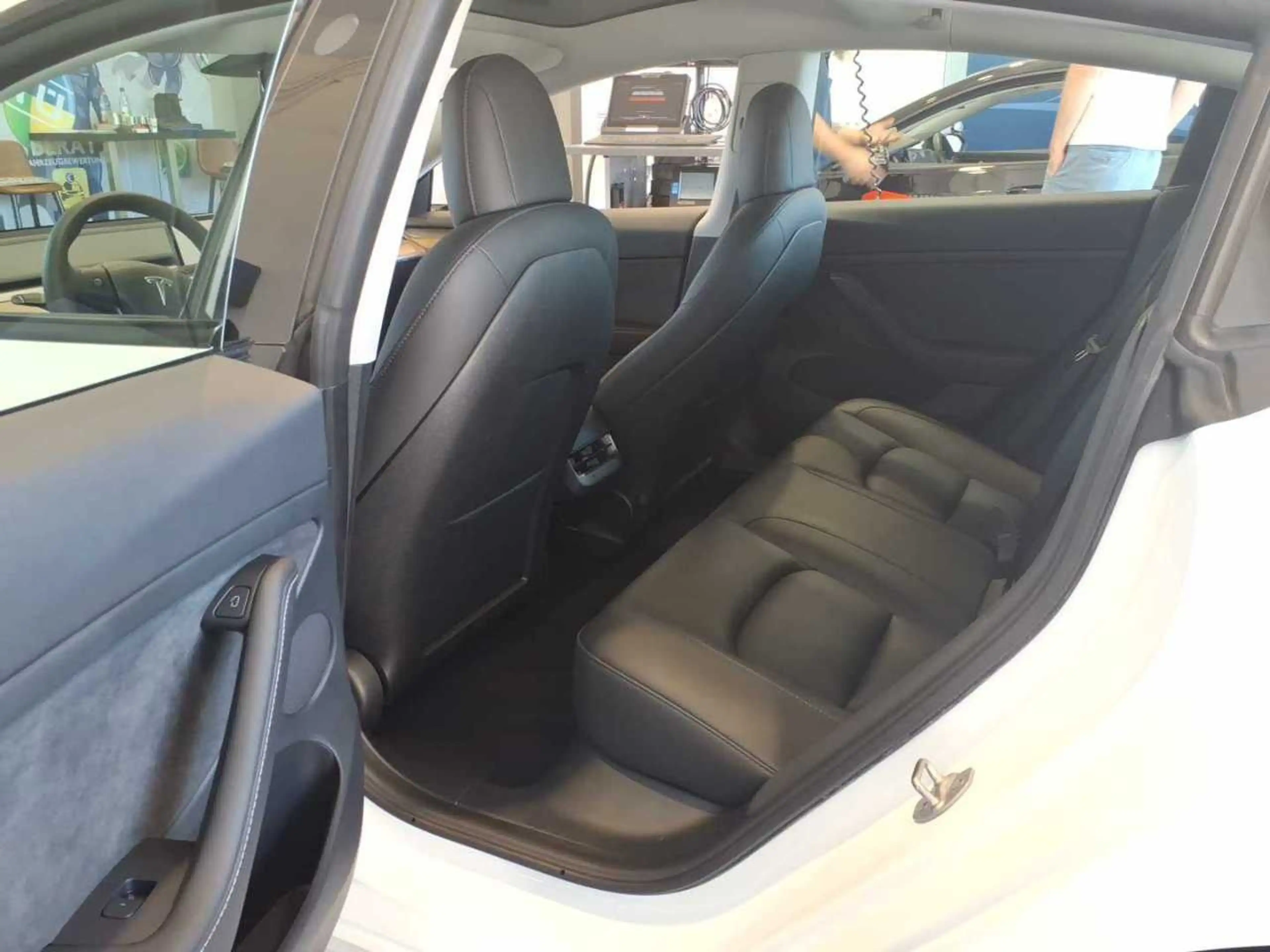 Tesla Model 3 RWD NAVI LED LEDER SHZ PANO RFK LENKRADHZG MEMORY — photo 6