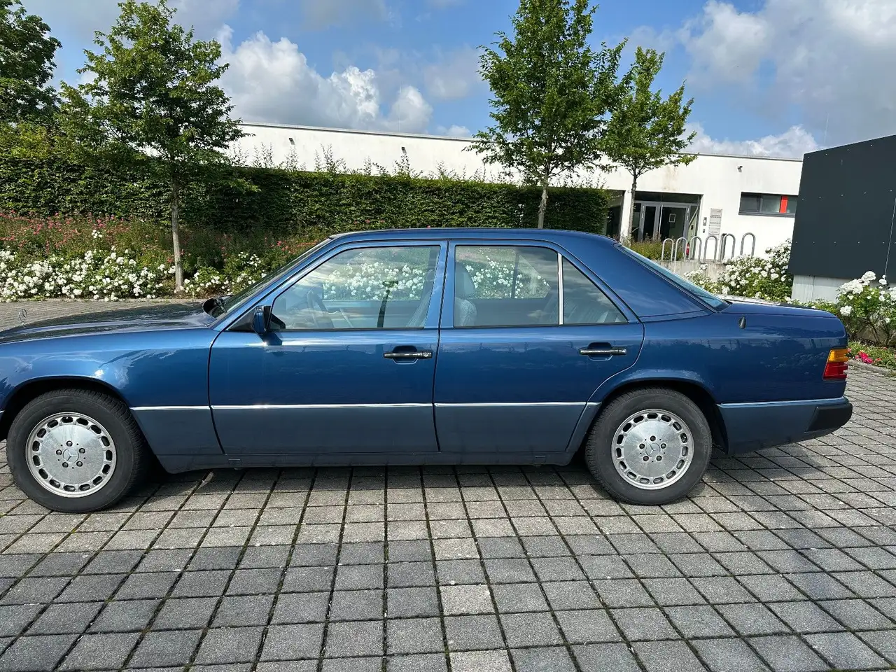 Mercedes-Benz 230 E/Leder/Klimaautomatik/SW-Reinig./Wurzelholz, foto 6