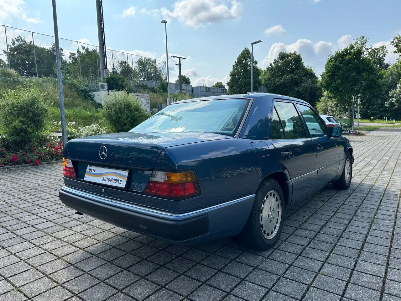 Mercedes-Benz 230 E/Leder/Klimaautomatik/SW-Reinig./Wurzelholz, foto 7
