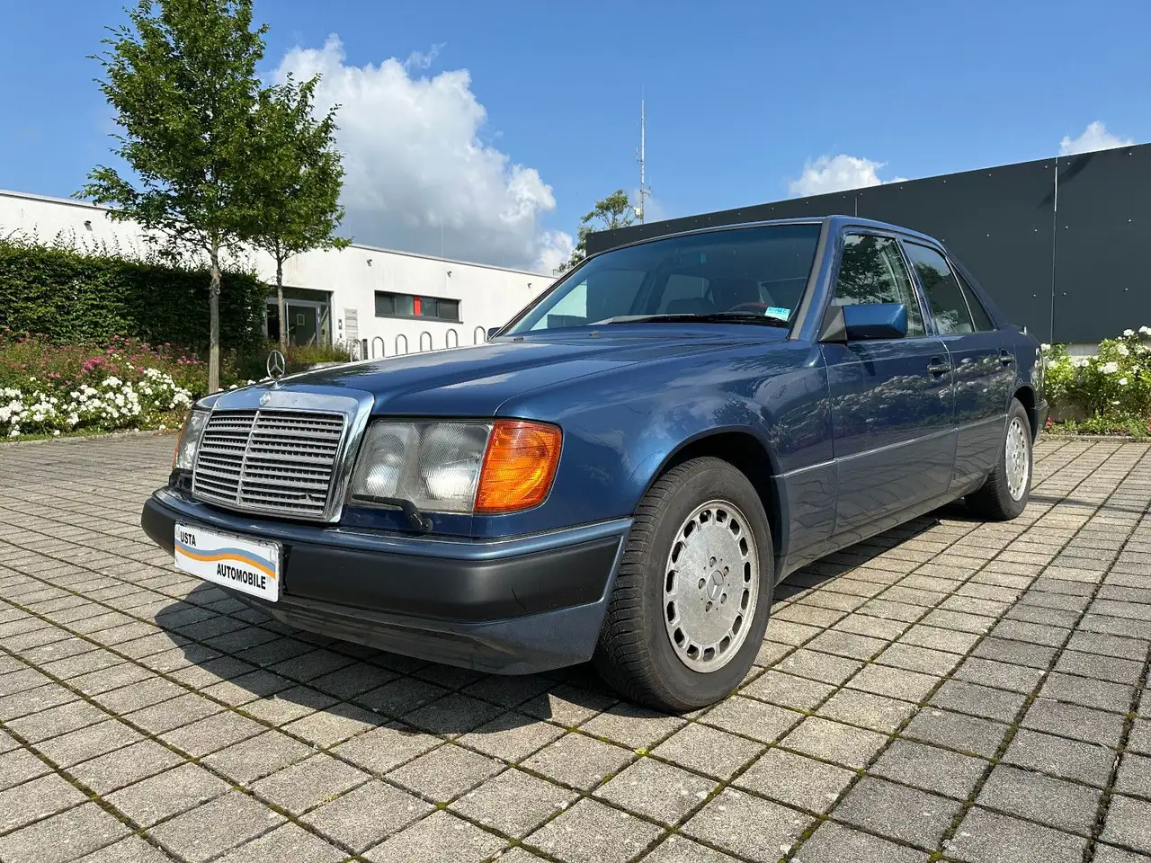 Mercedes-Benz 230 E/Leder/Klimaautomatik/SW-Reinig./Wurzelholz, foto 2