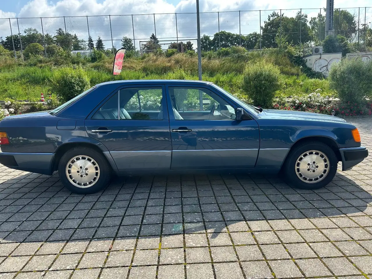 Mercedes-Benz 230 E/Leder/Klimaautomatik/SW-Reinig./Wurzelholz, foto 4