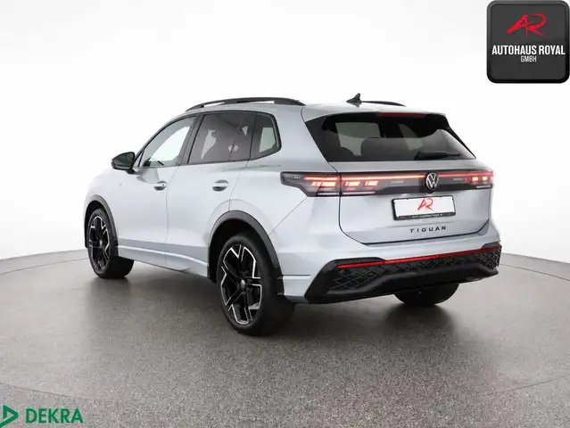 Volkswagen Tiguan view 3