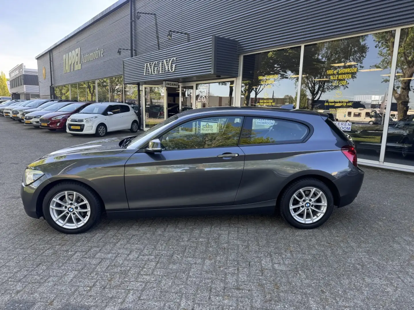 BMW 116 1-serie 116i Business+ 136PK AUTOMAAT! Grijs - 2