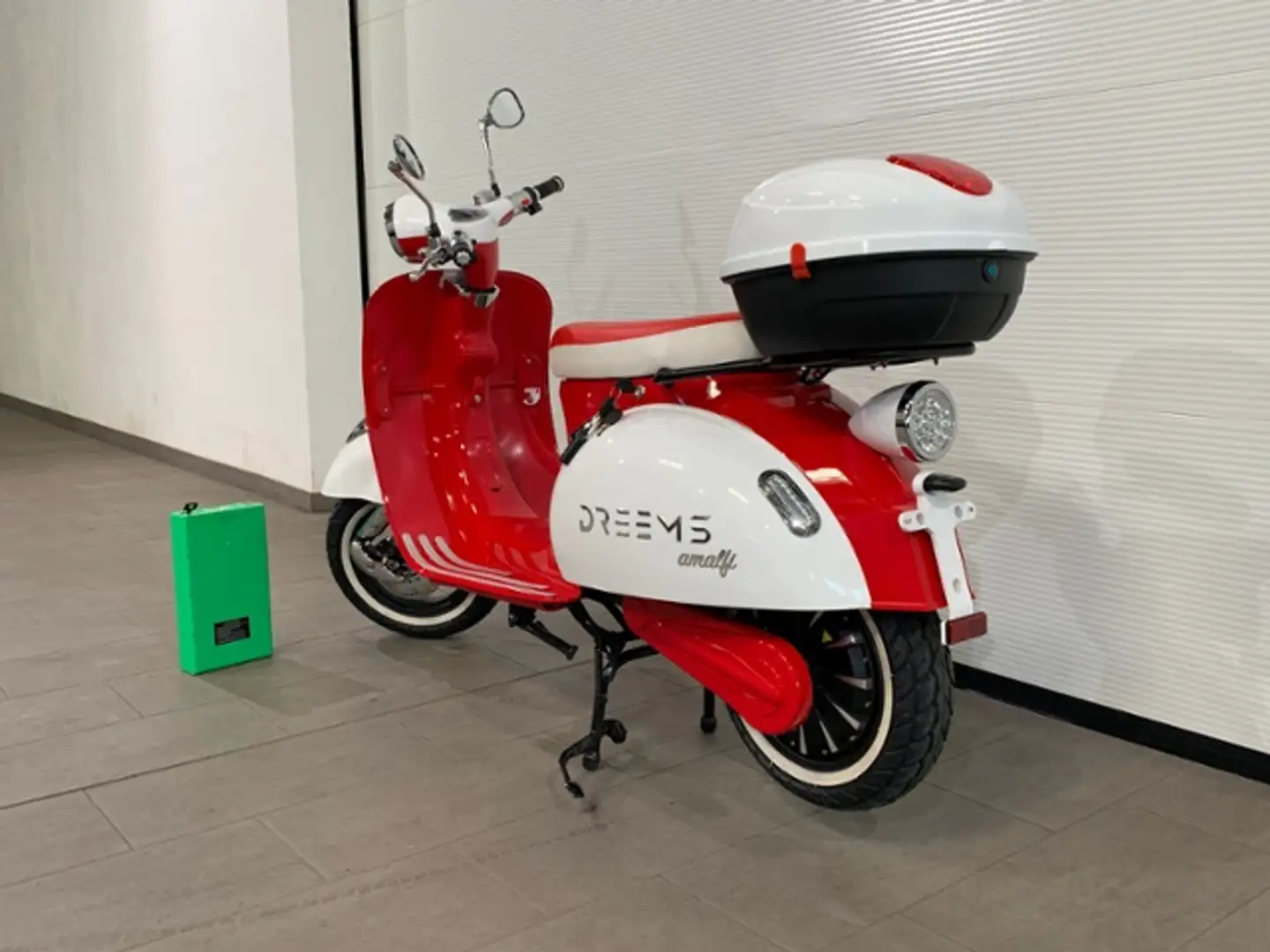 Dreems Amalfi L1e 45 km/h Rood - 2