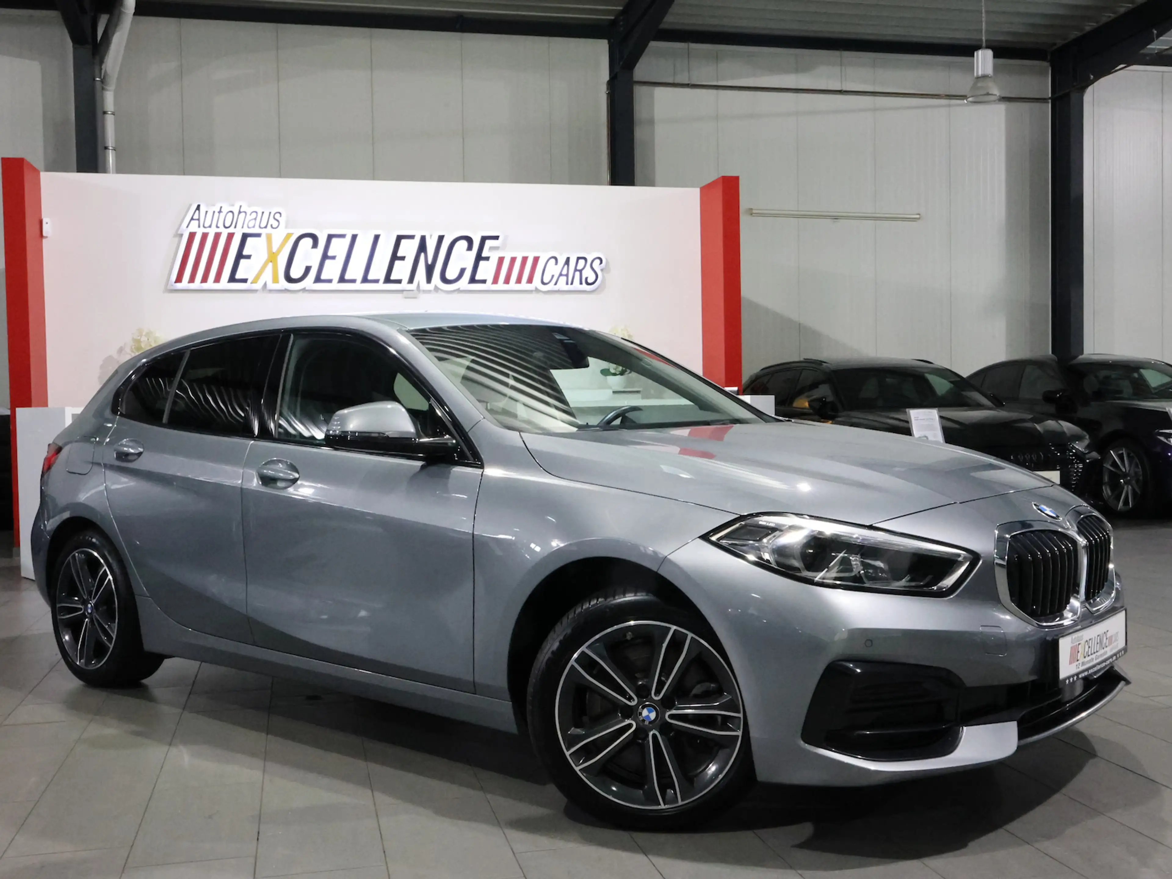 BMW 120 120d SPORT-LINE / LEDER / LED / LIVE-PRO+NAVI — photo 3