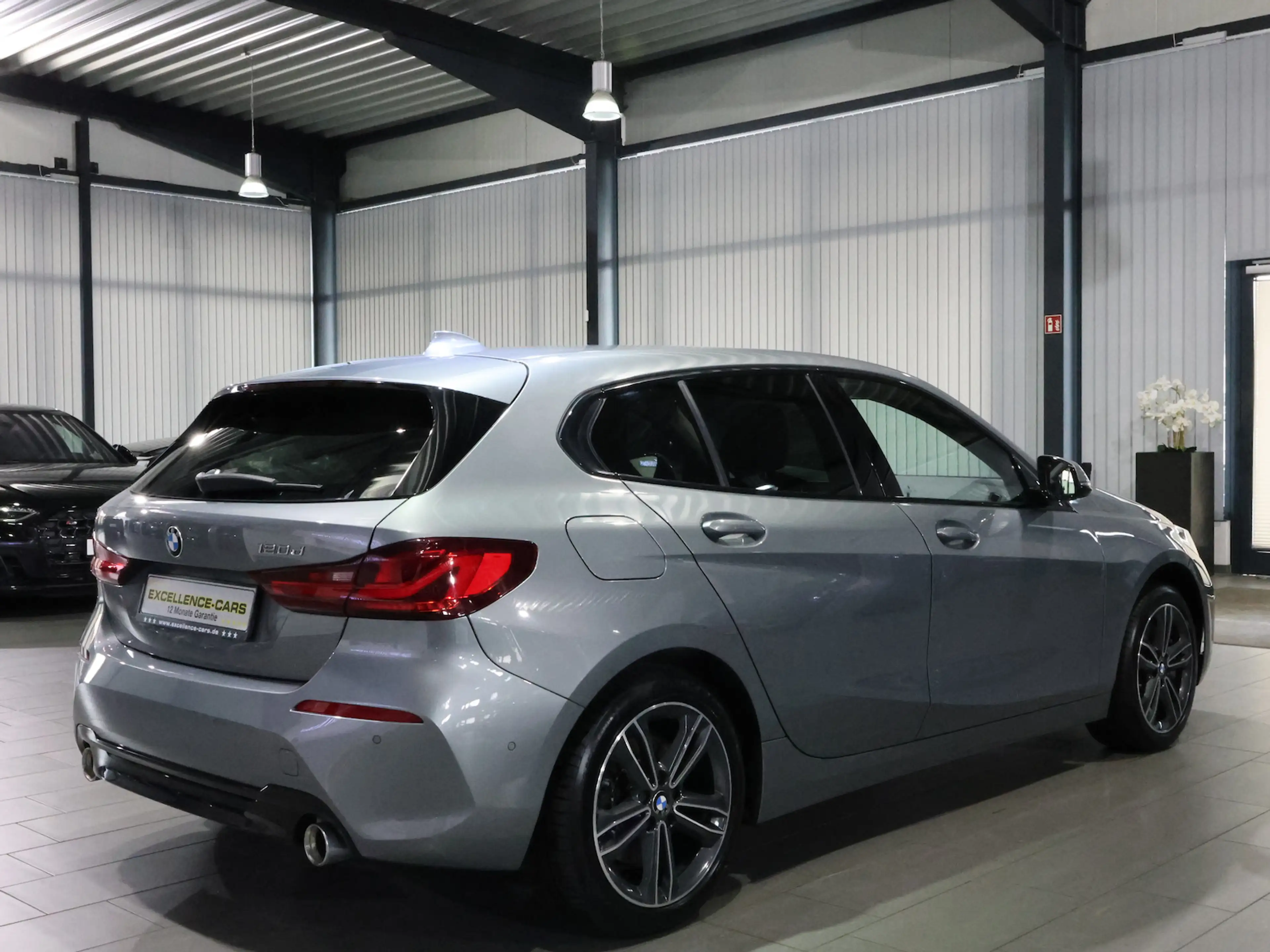 BMW 120 120d SPORT-LINE / LEDER / LED / LIVE-PRO+NAVI — photo 8