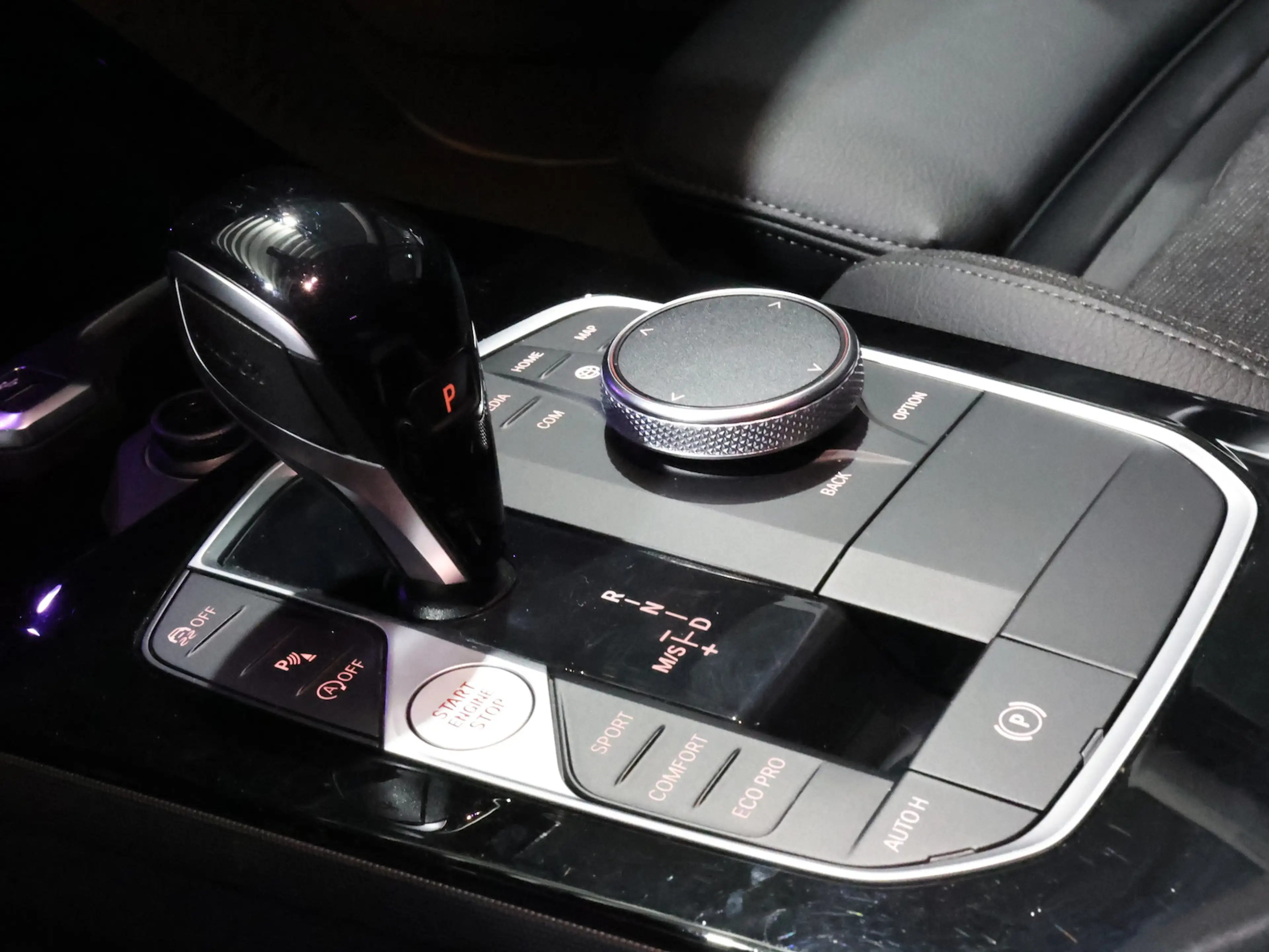 BMW 120 120d SPORT-LINE / LEDER / LED / LIVE-PRO+NAVI — photo 15