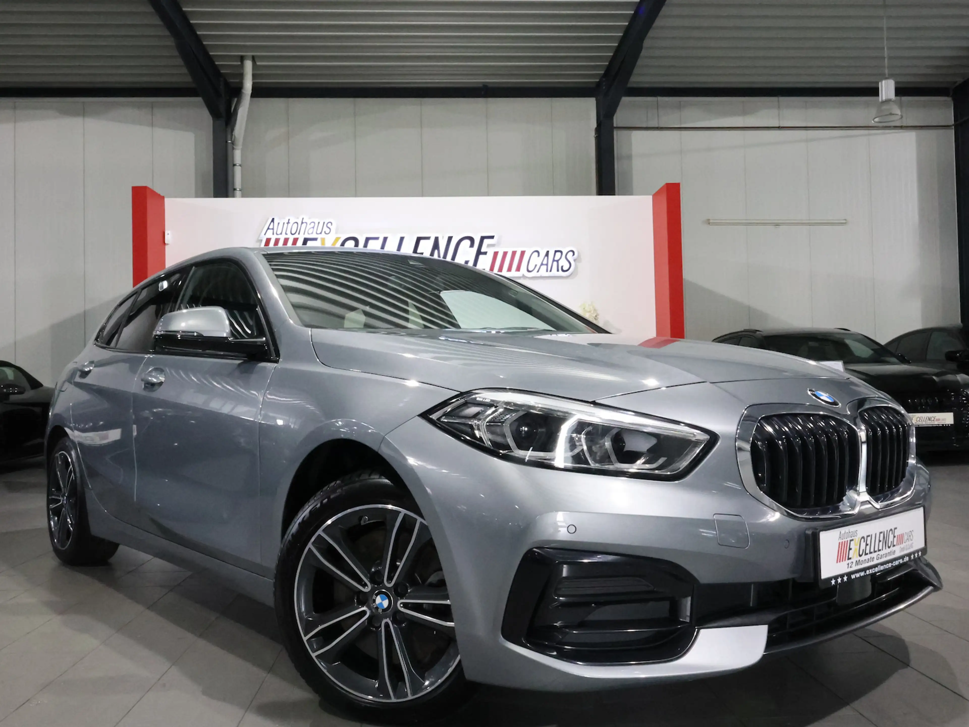 BMW 120 120d SPORT-LINE / LEDER / LED / LIVE-PRO+NAVI — photo 4