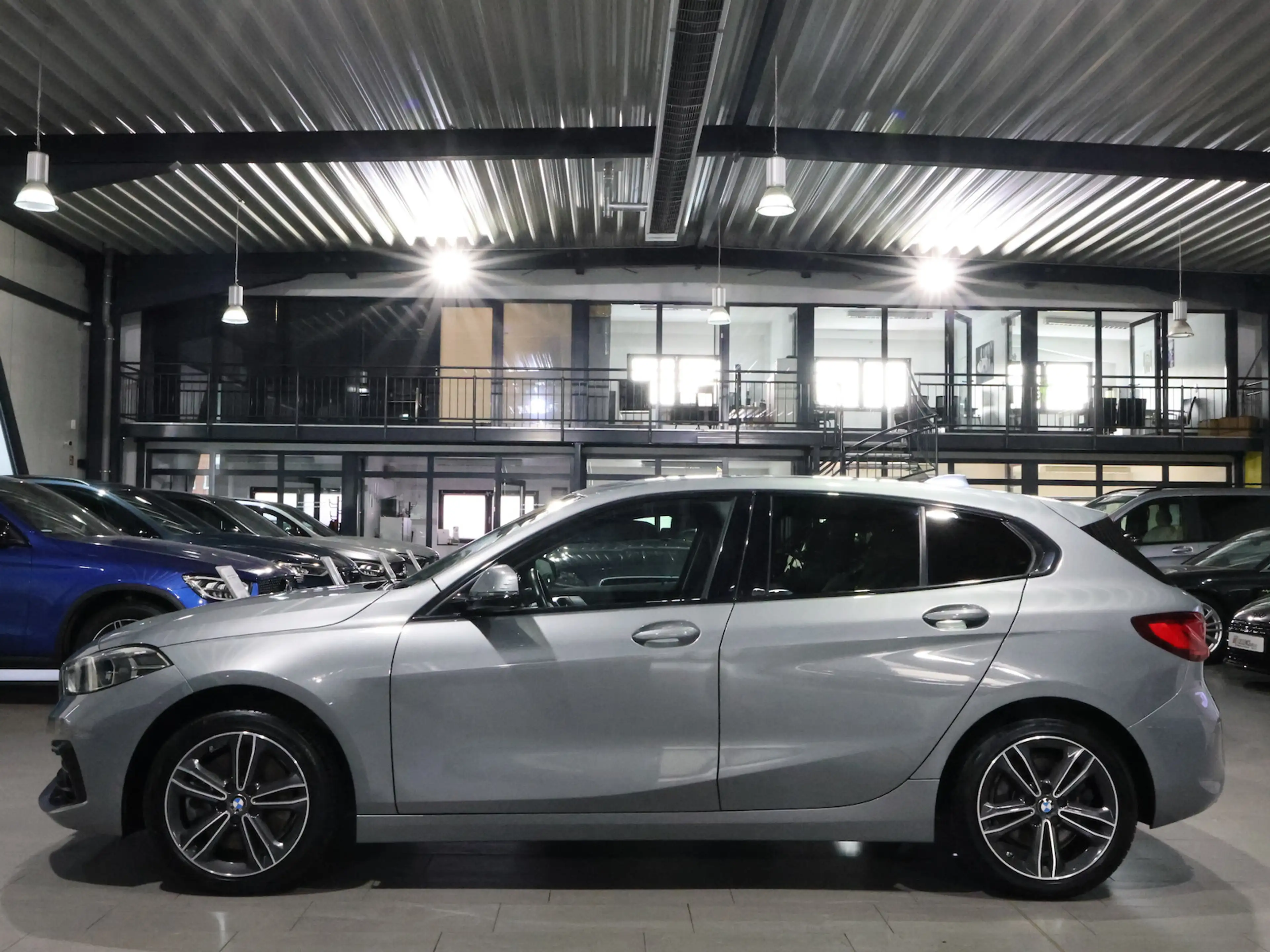 BMW 120 120d SPORT-LINE / LEDER / LED / LIVE-PRO+NAVI — photo 9