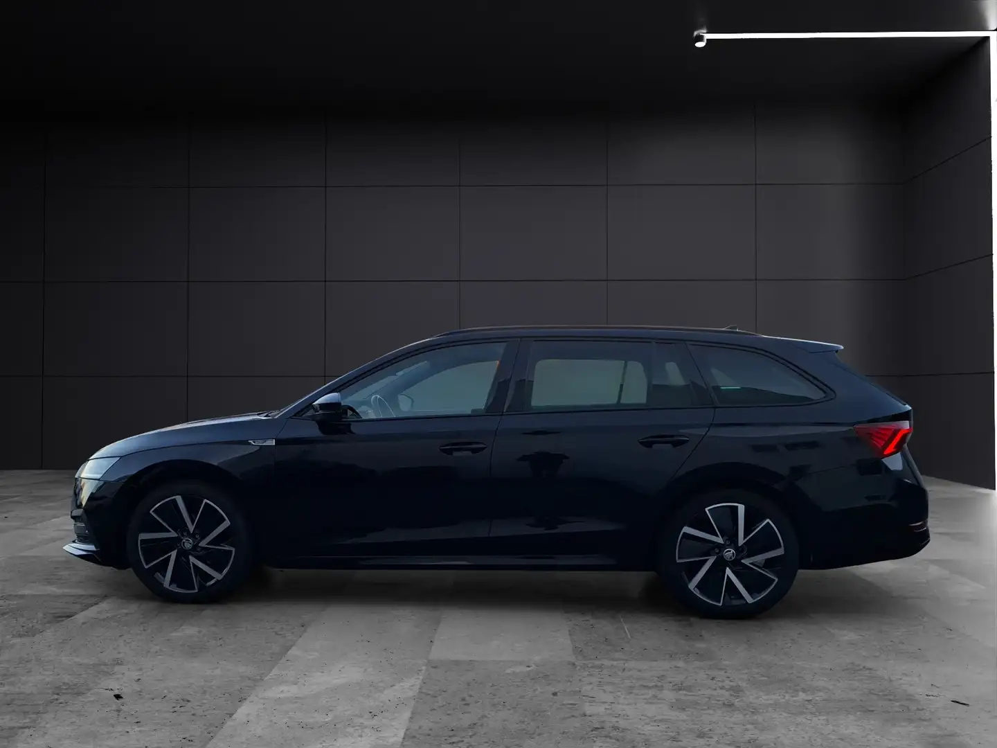 Skoda Octavia Combi TDI Sportline DSG LED Navi HUD ACC RFK SH Schwarz - 2