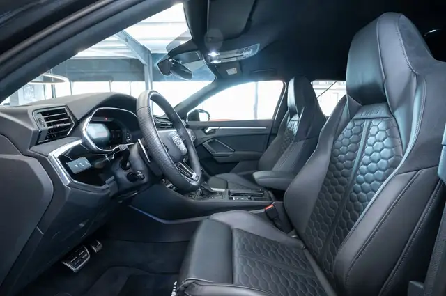Audi RS Q3 view 13