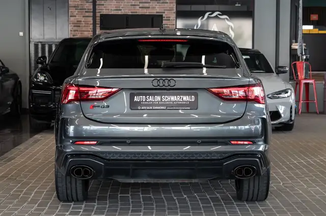 Audi RS Q3 view 9