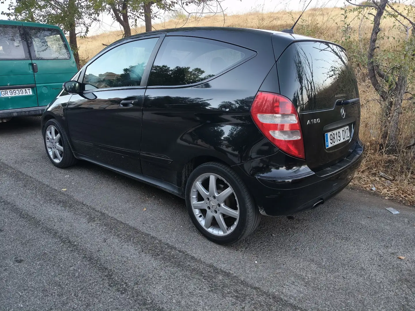 Mercedes-Benz A 180 180CDI Red & Black - 2