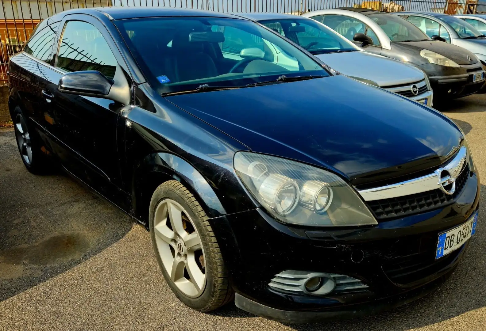 Opel Astra GTC 1.7 CDTI 101CV 3 porte Sport Nero - 1